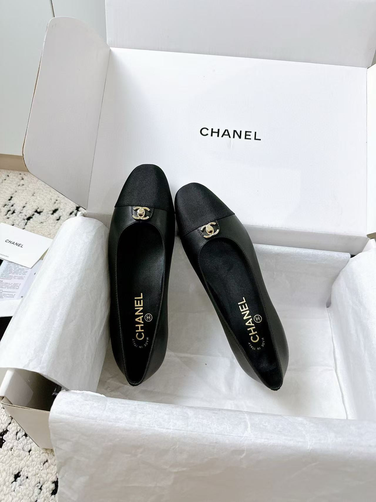 UA Ch**el Ballet Flats