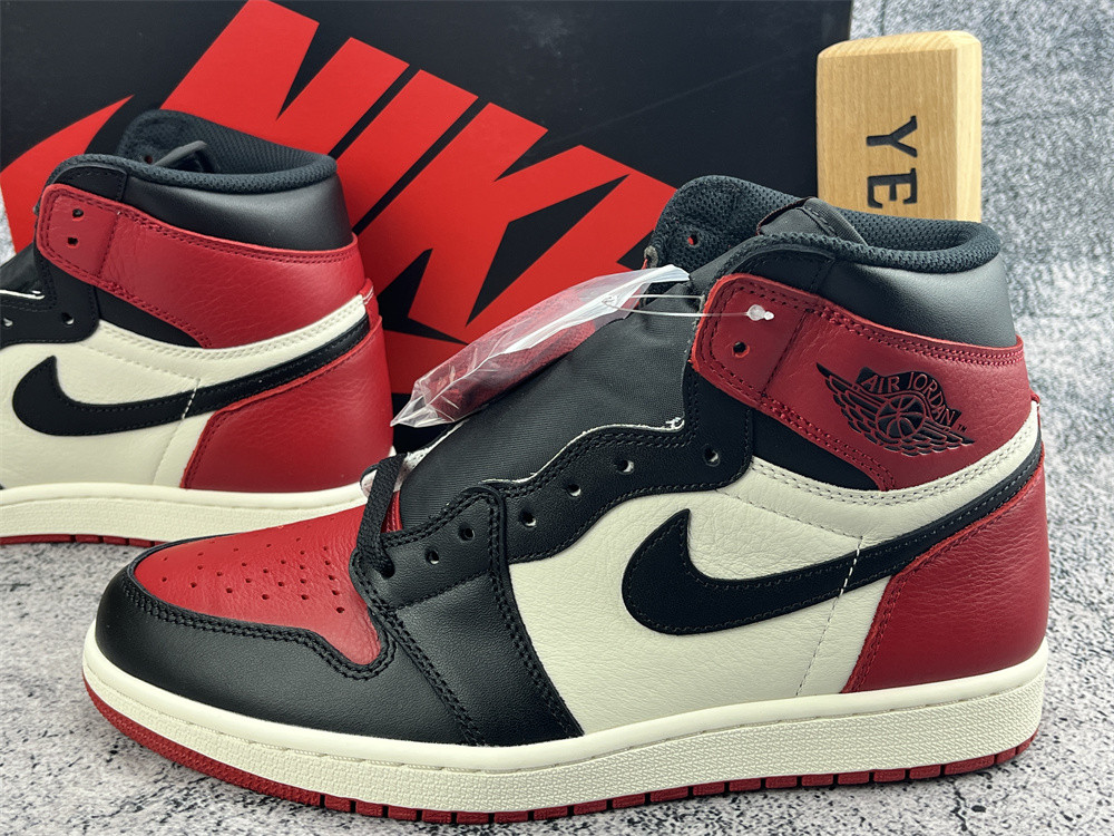 UA AIR JORDAN 1 RETRO HIGH OG 
