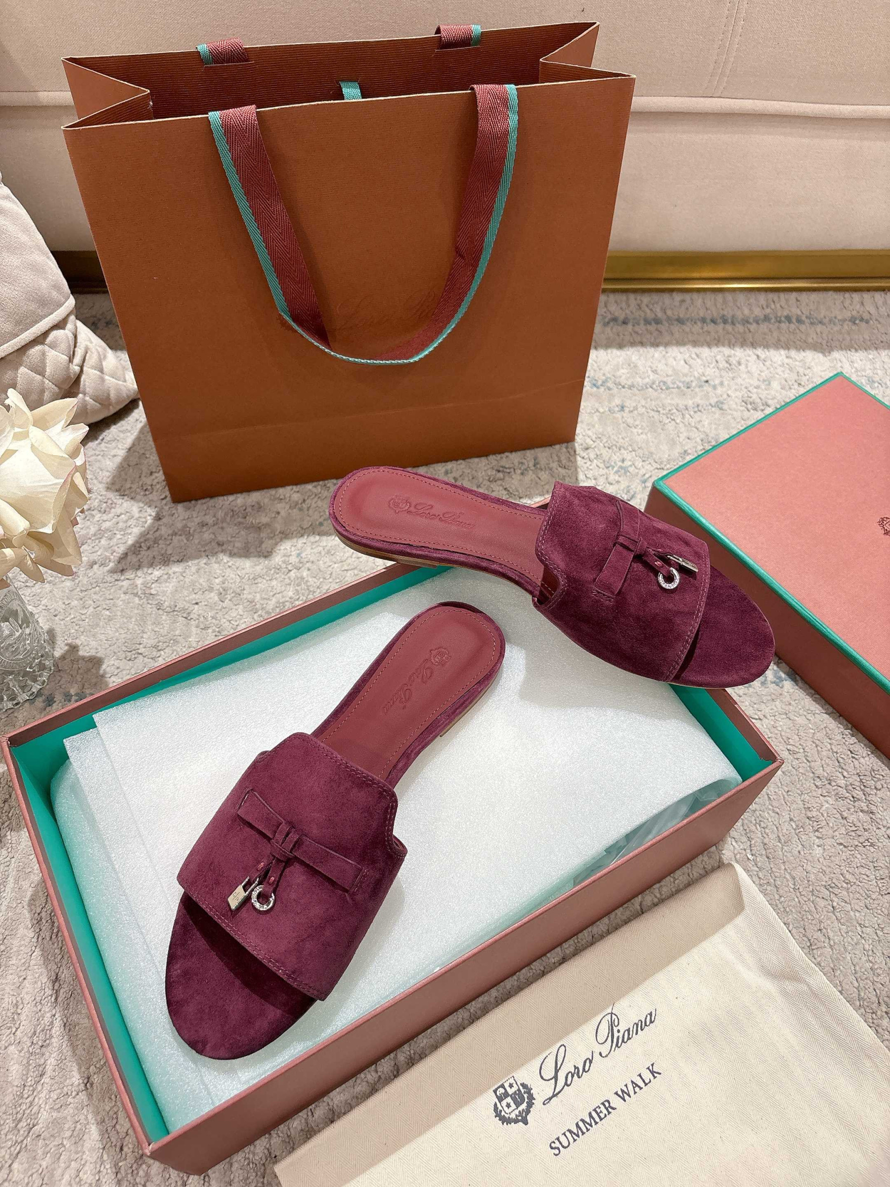UA L0r0 P1ana Summer Charms Sandal