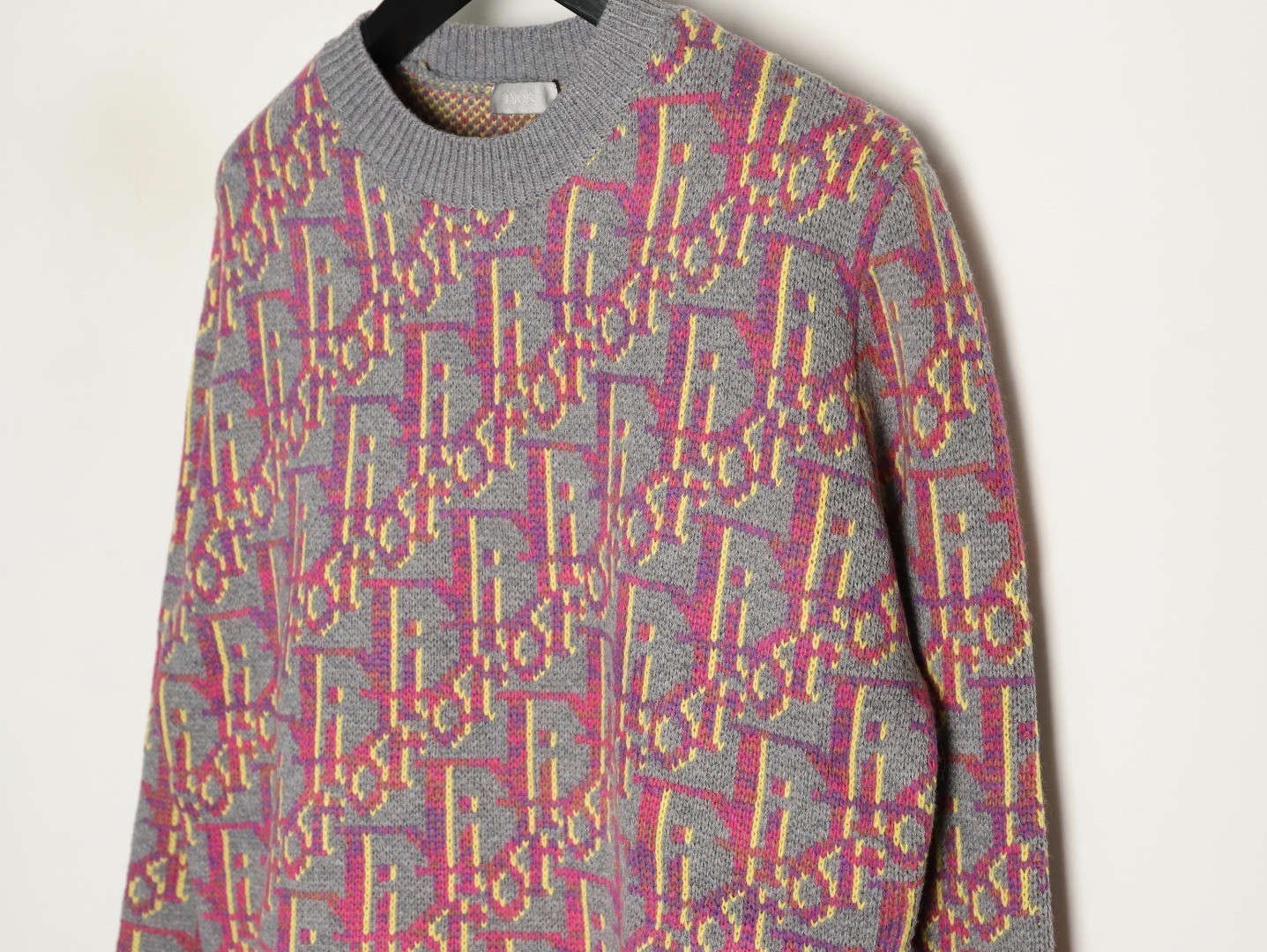 D10r CD Sweaters