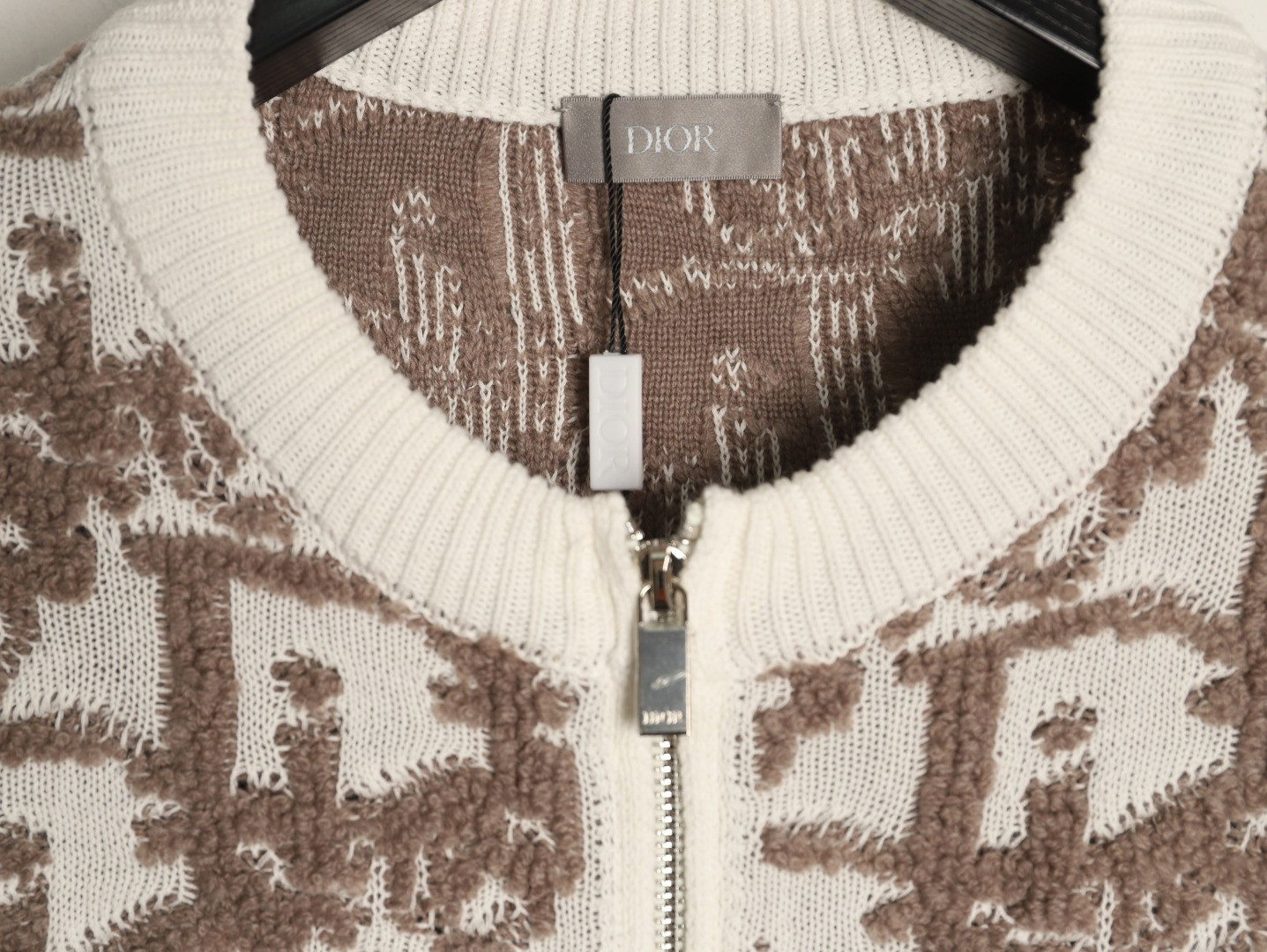 D10r CD Cardigan