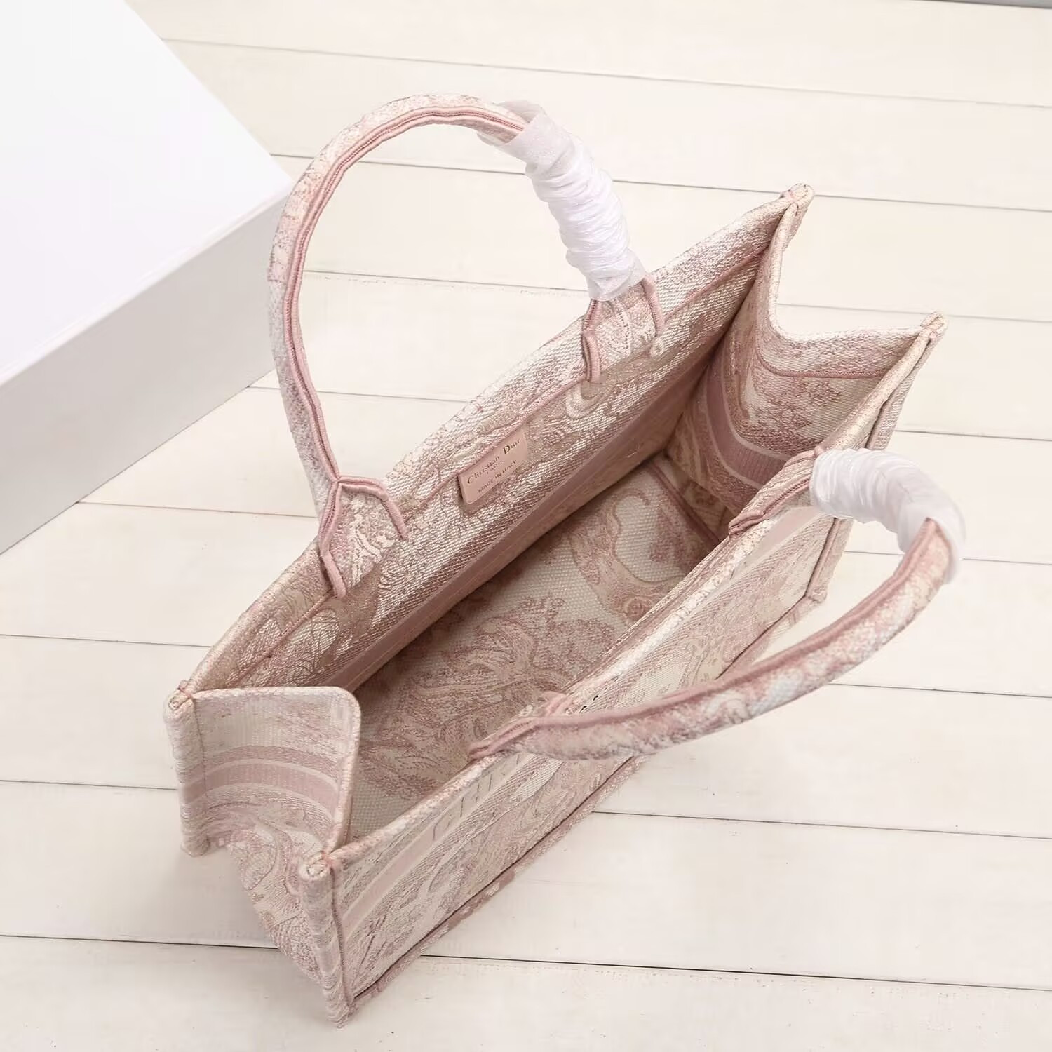 D10r Tote 36 x 18 x 28cm