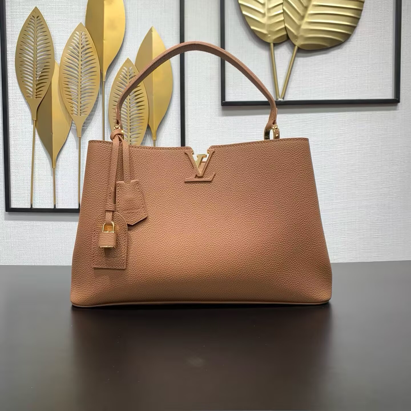 LV Capucines GM Souple M26259 38 x 23 x 16 cm