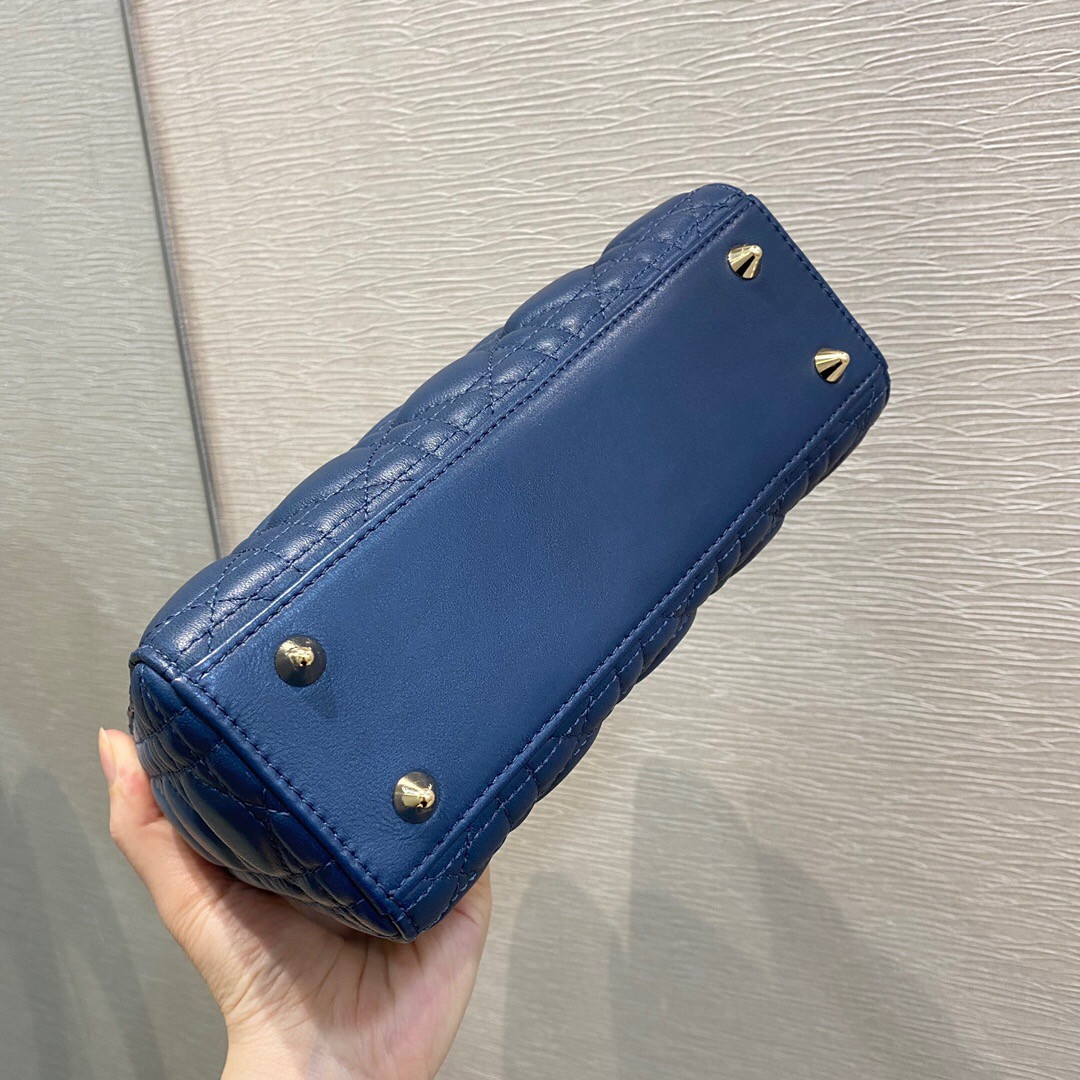 Small Lady D10r Bag 8 x 6.5 x 3 inches