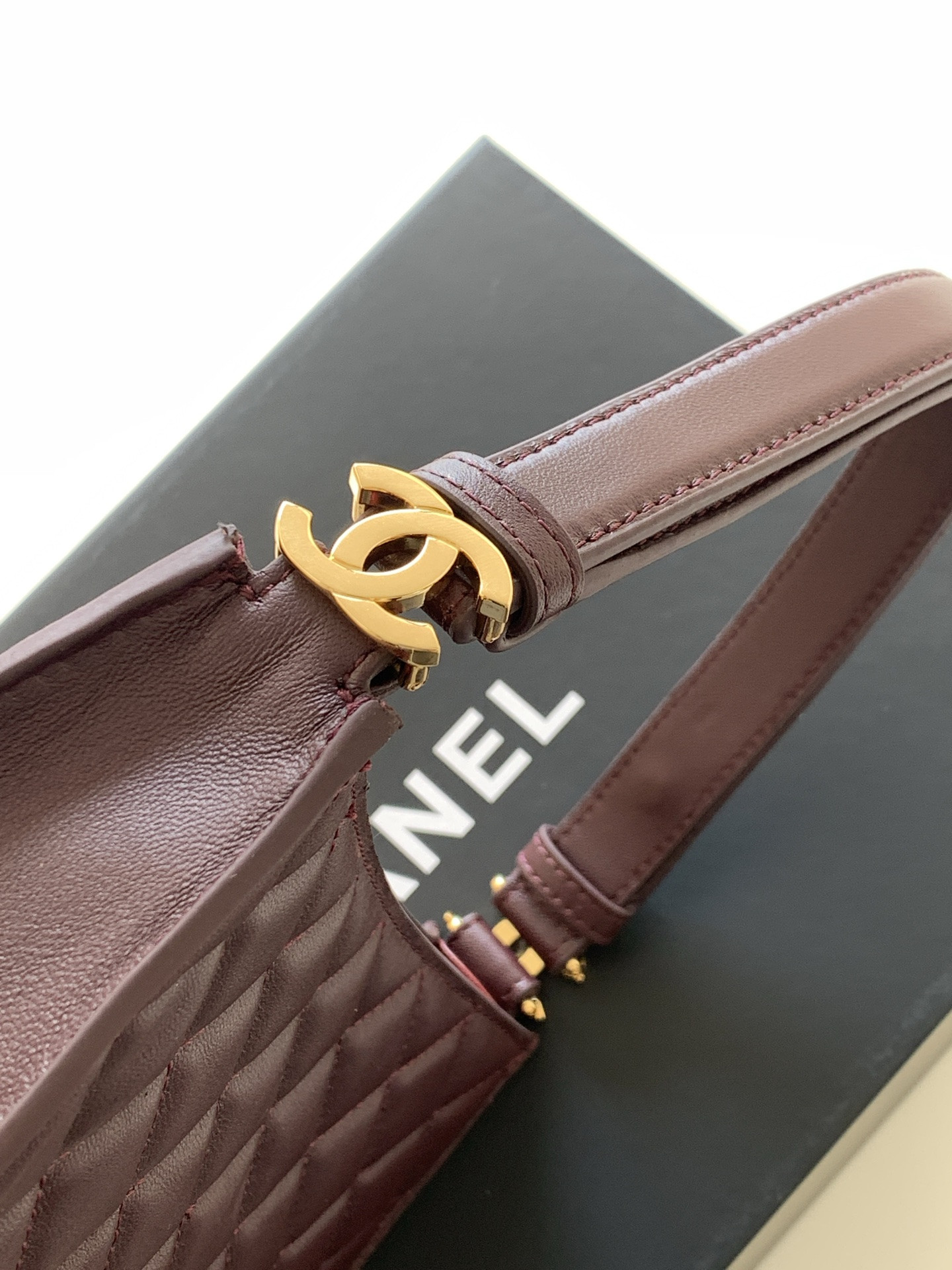 Ch**el 26X Hobo Shoulder Bag 14x22x7cm