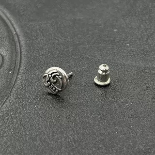 Ch*0me He**ts Earrings