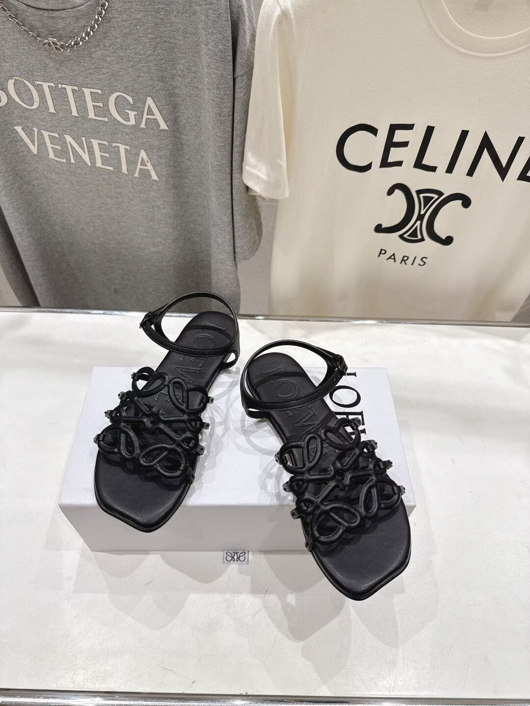UA L0ew* Petal Anagram Sandal