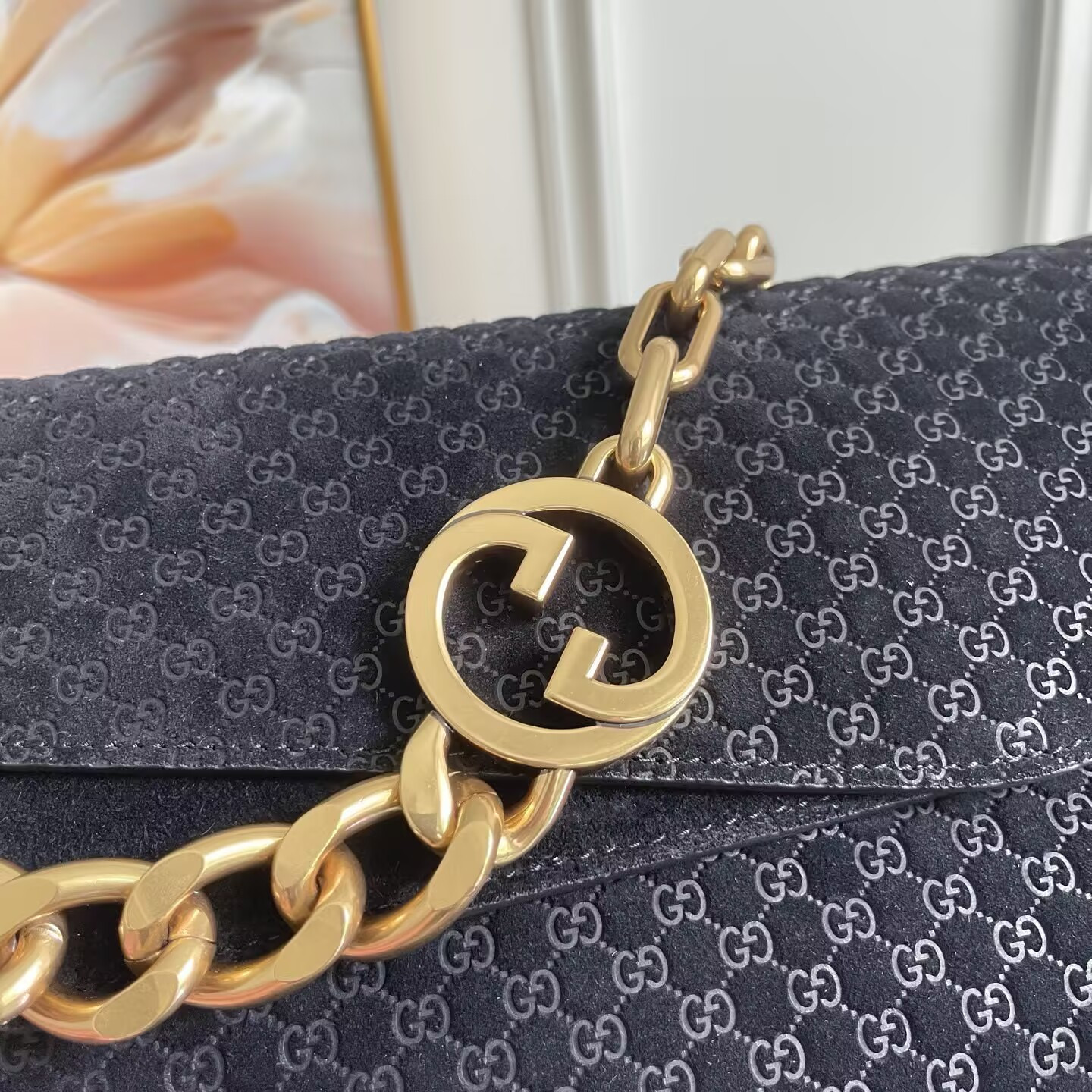 Gvc*1 Large Shoulder Bag With Chain 36x19.5x9.5cm