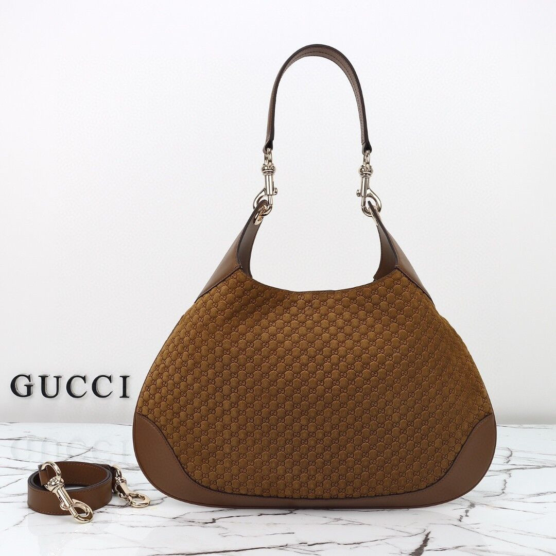 Gvc*1 B Shoulder Bag 42x 36x 2cm