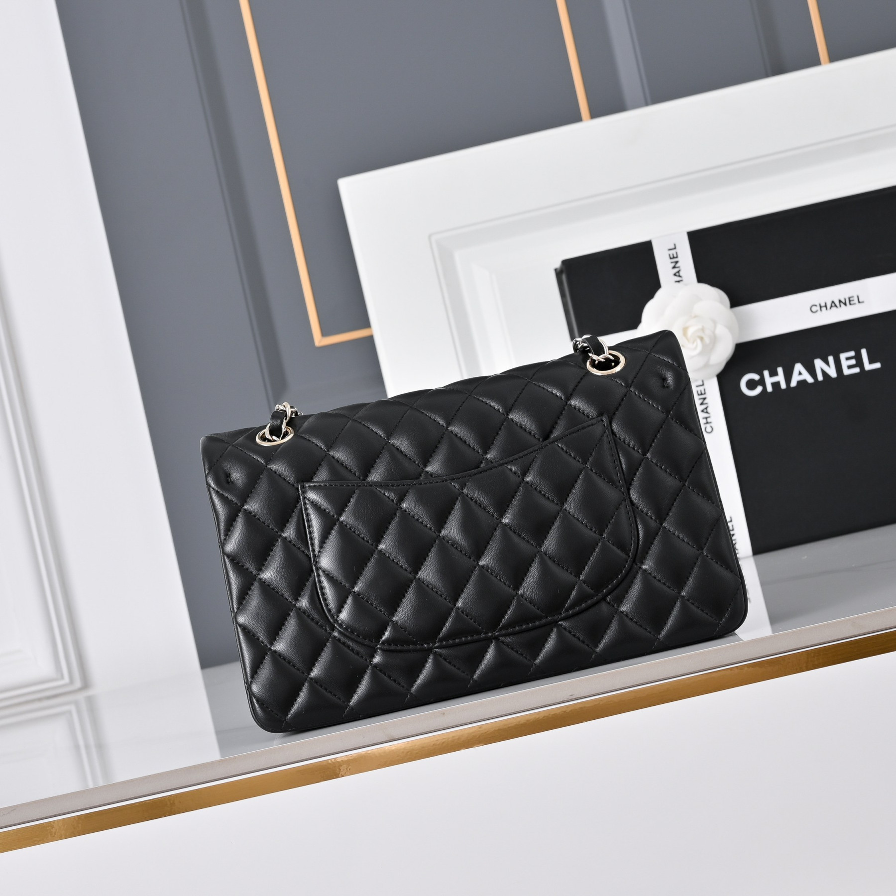 Ch**el CLASSIC HANDBAG Black lambskin with light gold hardware 15.5×25.5×6cm