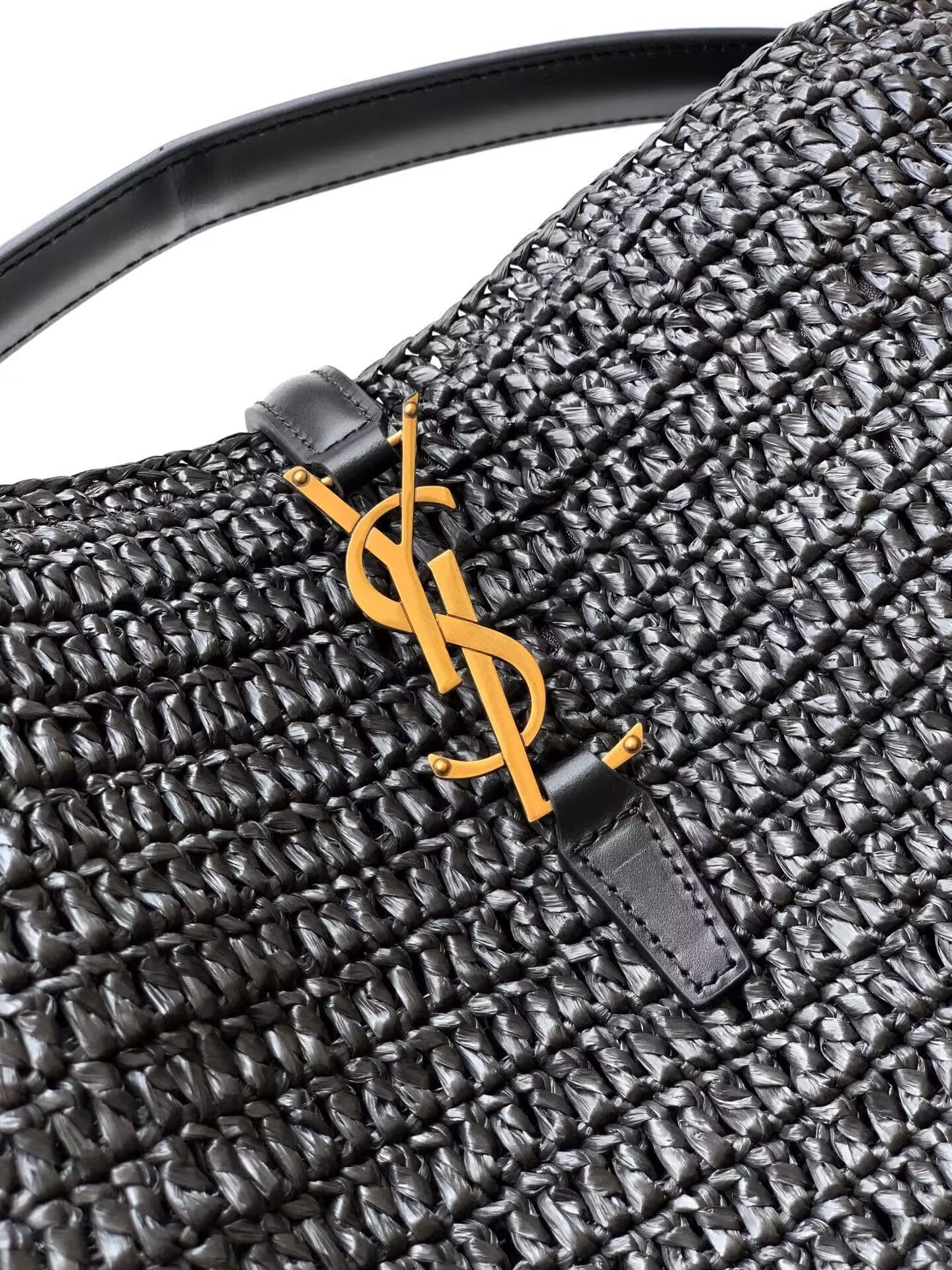 Y51 LE 37 in woven raffia and vegetable-tanned leather Bucket Bag 25x20x12cm