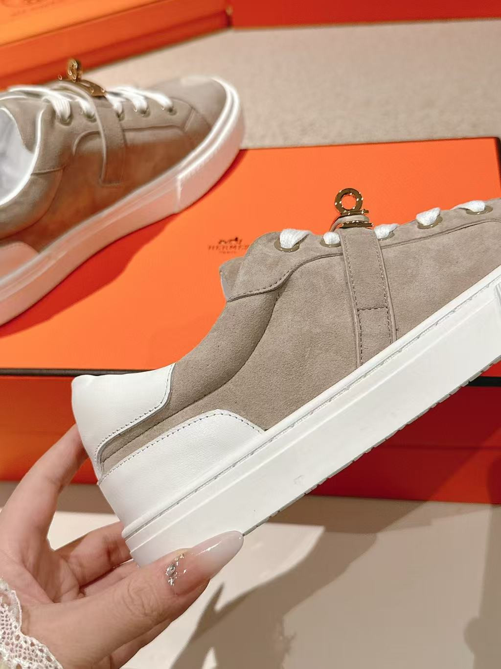 UA H**me5 Day sneaker