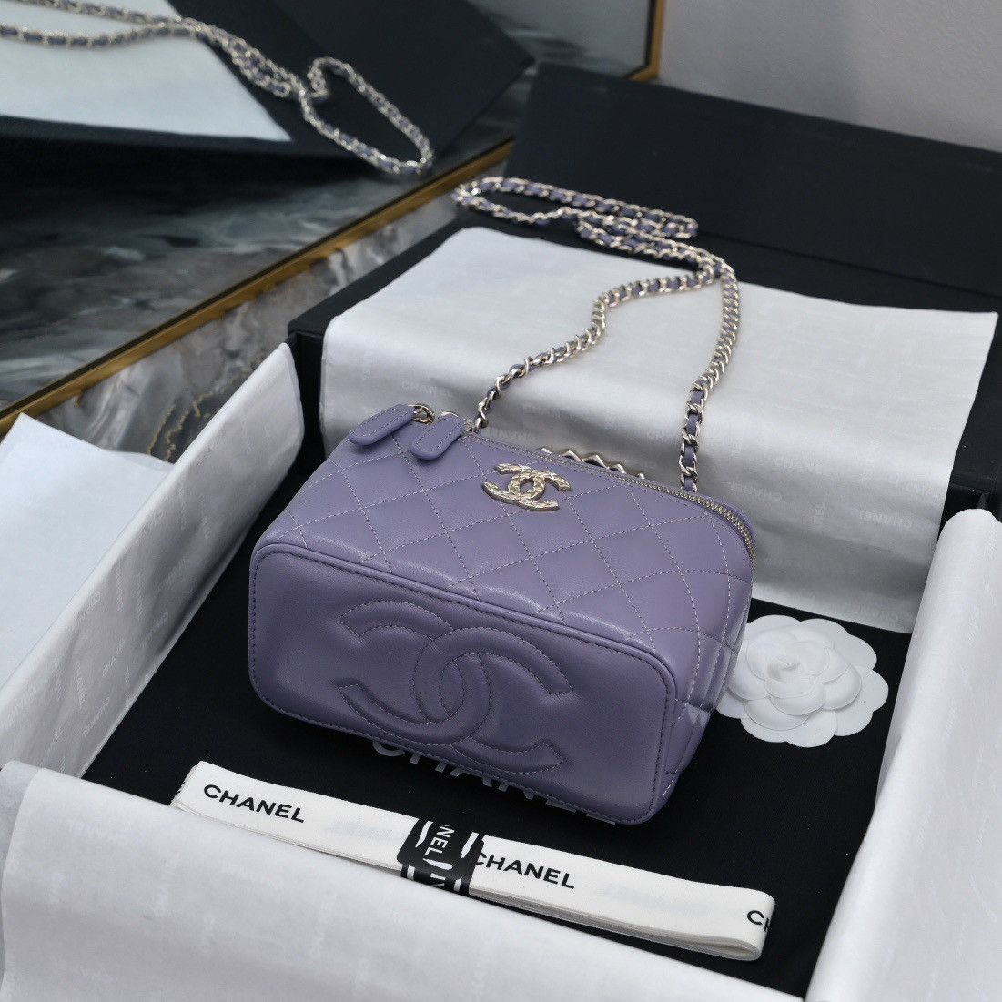 Ch**el Clutch With Chain 9.5x17x 8cm