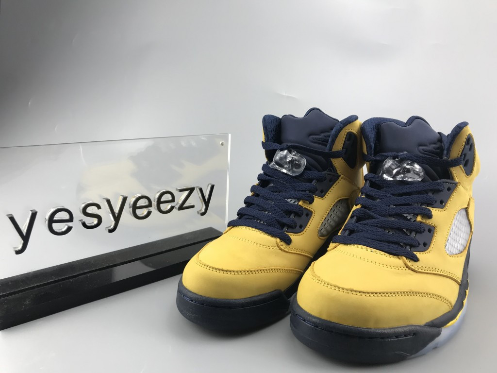 UA AIR JORDAN 5 RETRO SP 