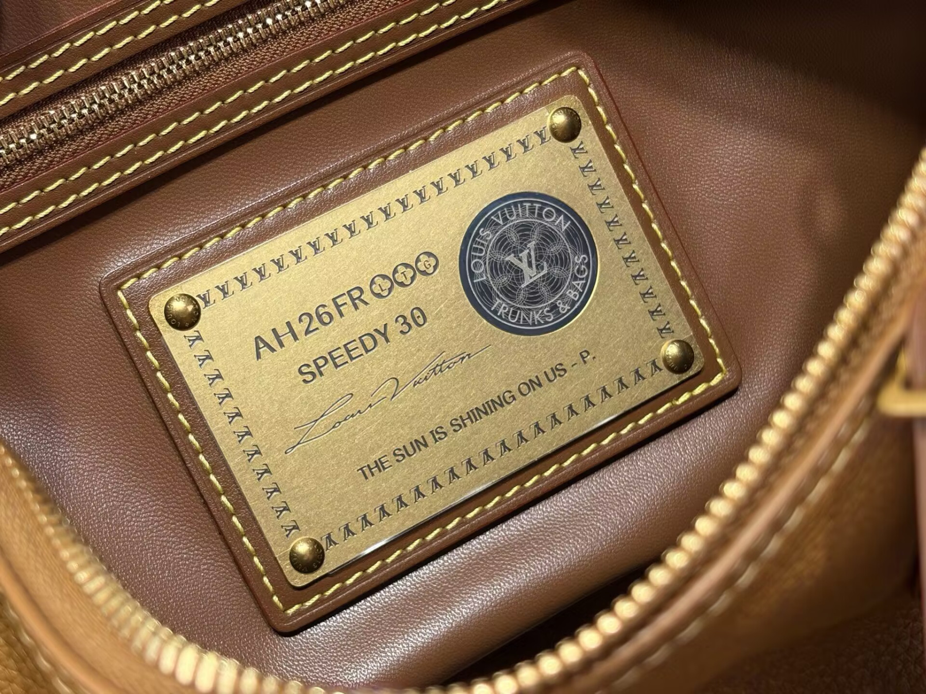 LV Speedy P9 Bandoulière 30 M27977 32 x 22.5 x 18 cm