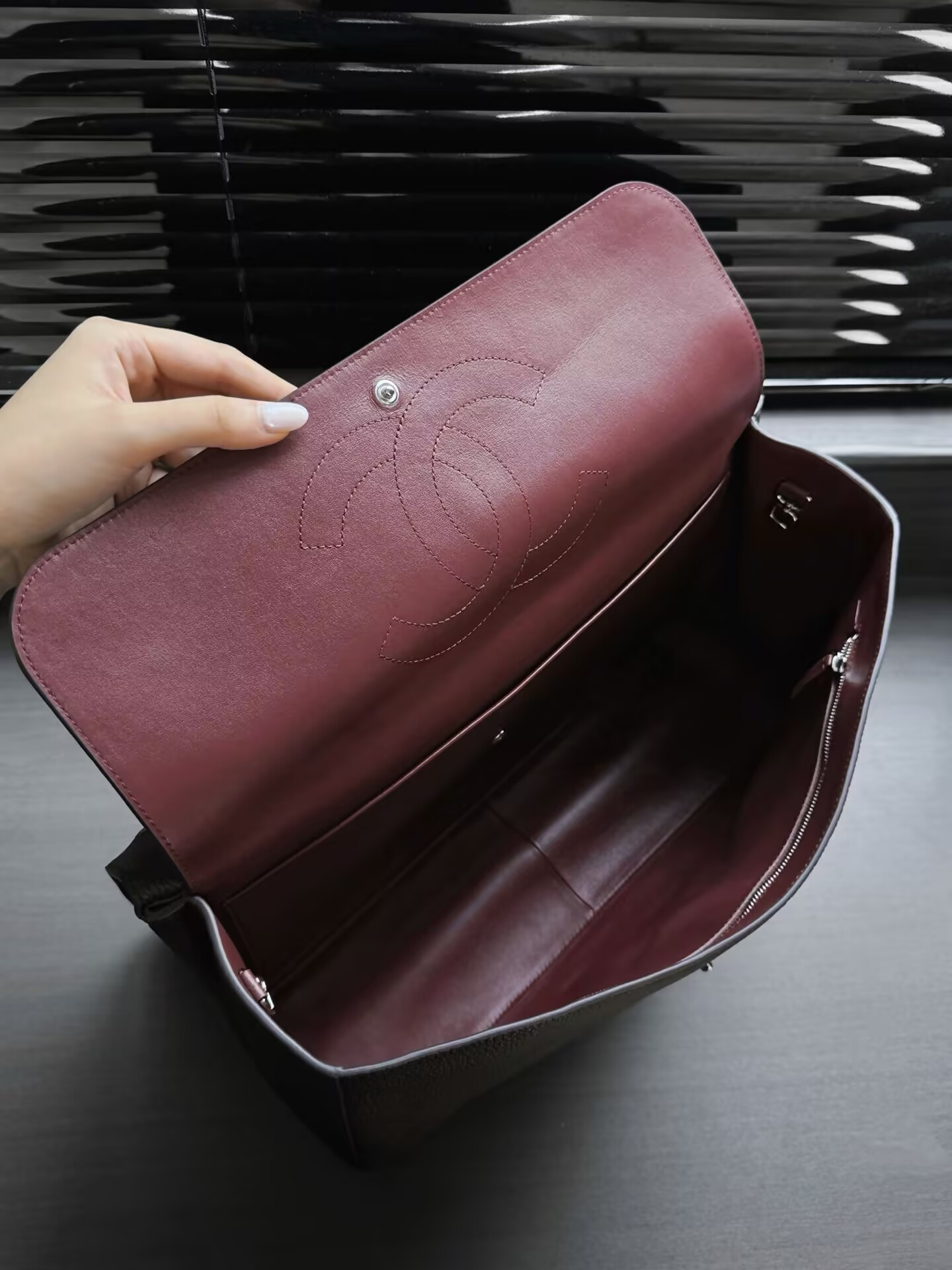 Ch**el Maxi Flap Bag in Coffee with Silver-Tone Hardware AS6233 26x38.5x11cm