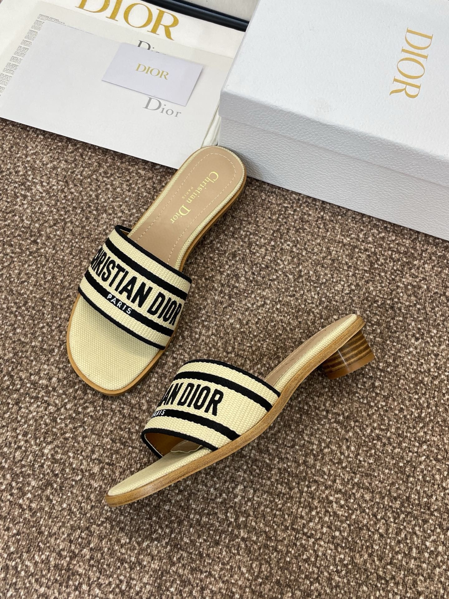 UA D10r Dway Heeled Slide
