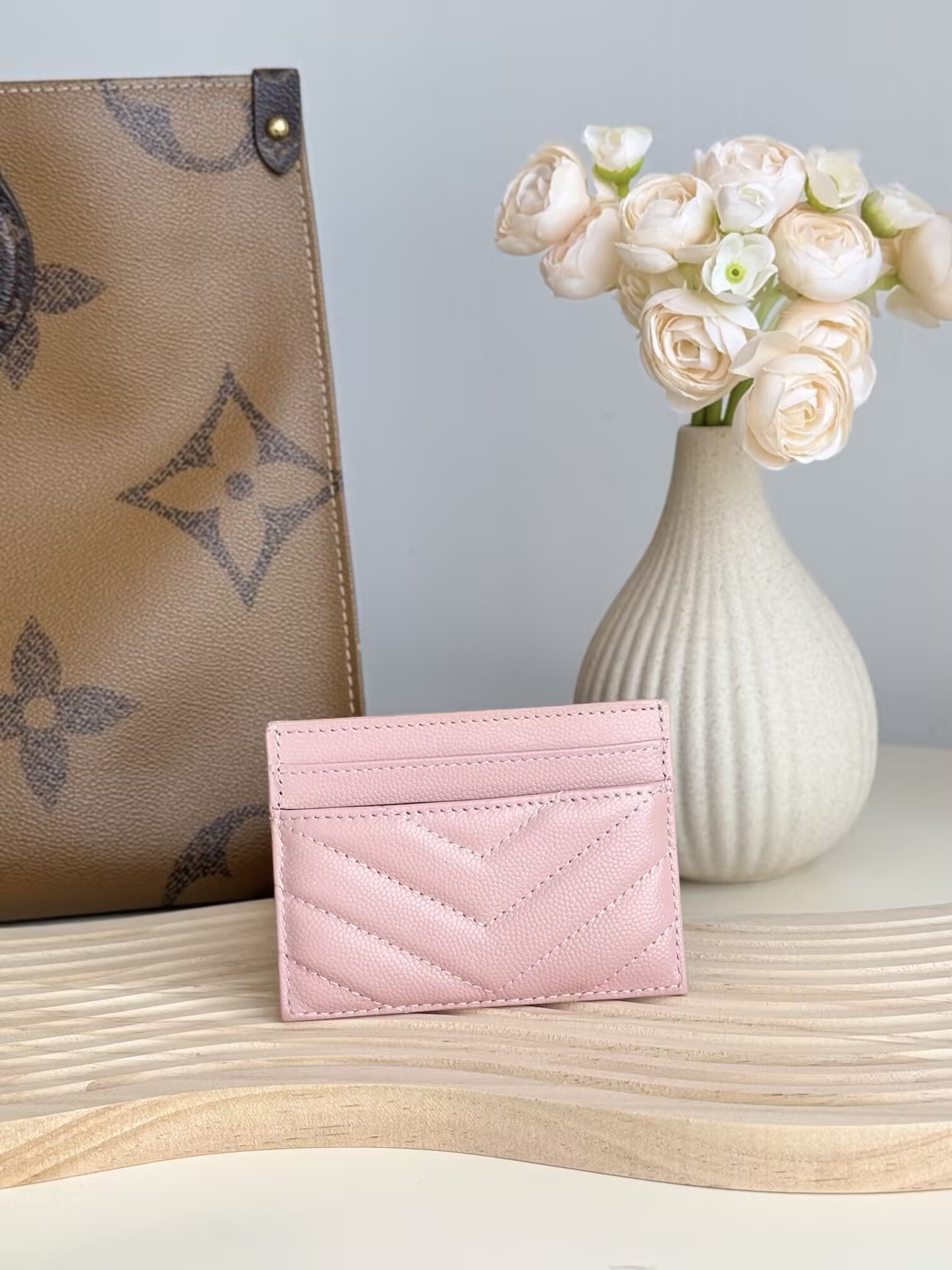 Y51 Card holder