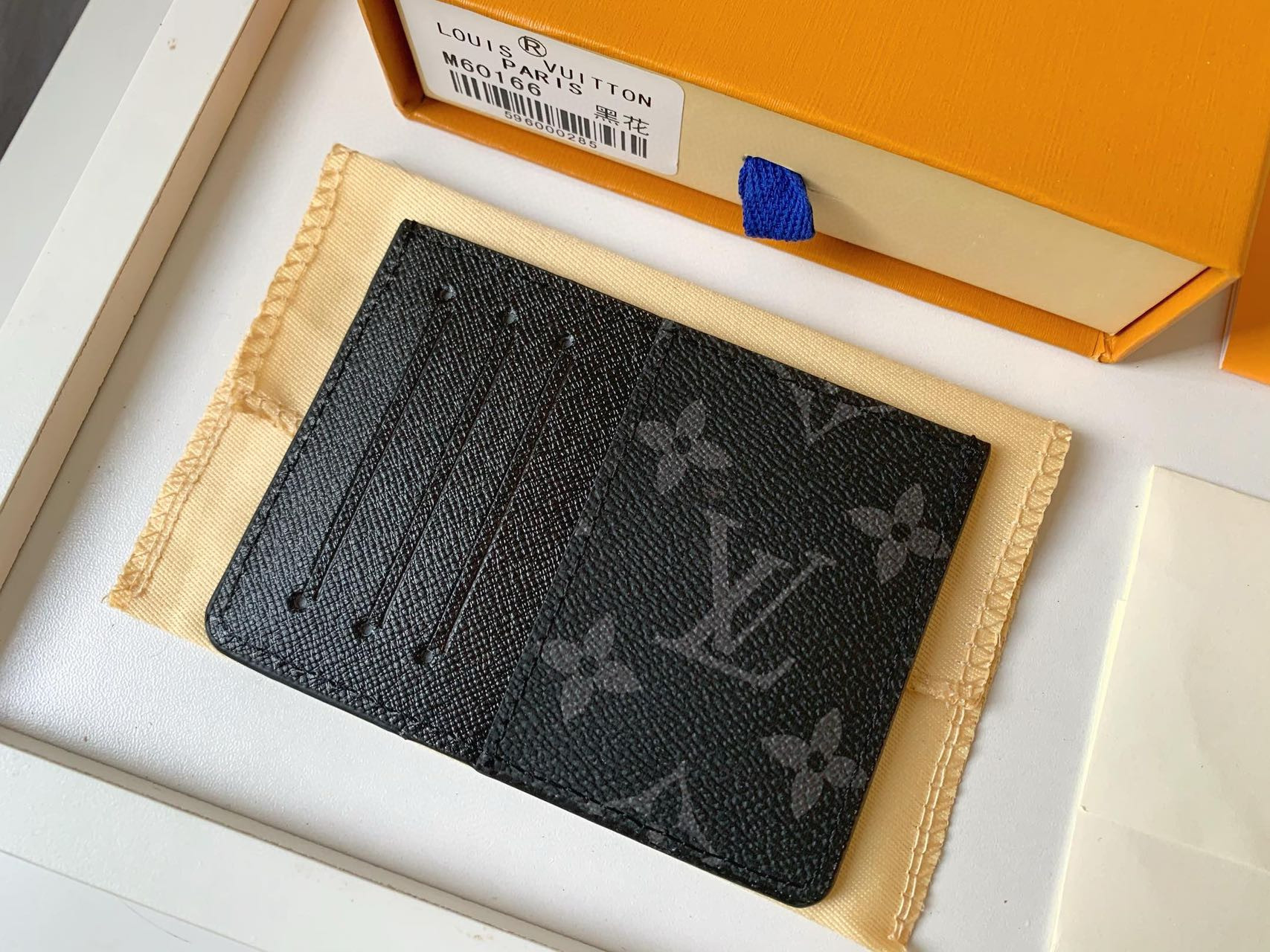 L0vis Vvtt0n LV CARD HOLDER Black 8X11CM