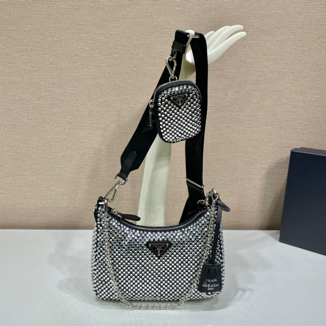 Pra*a Re-Edition 2005 duchess bag 18x22x6cm