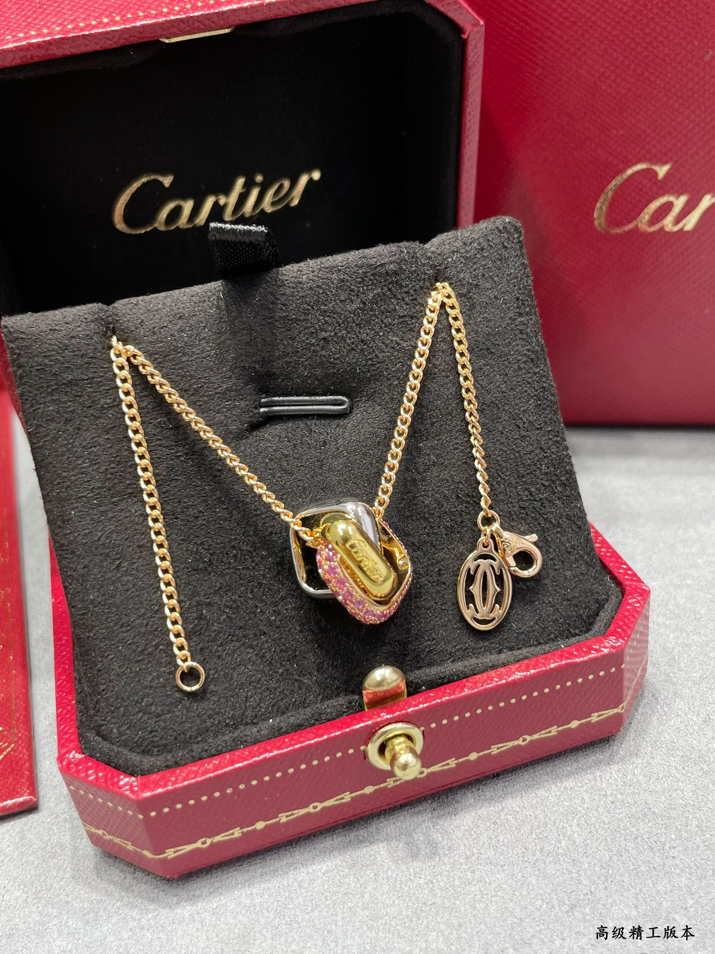 Ca*t1er square triple-ring Necklace