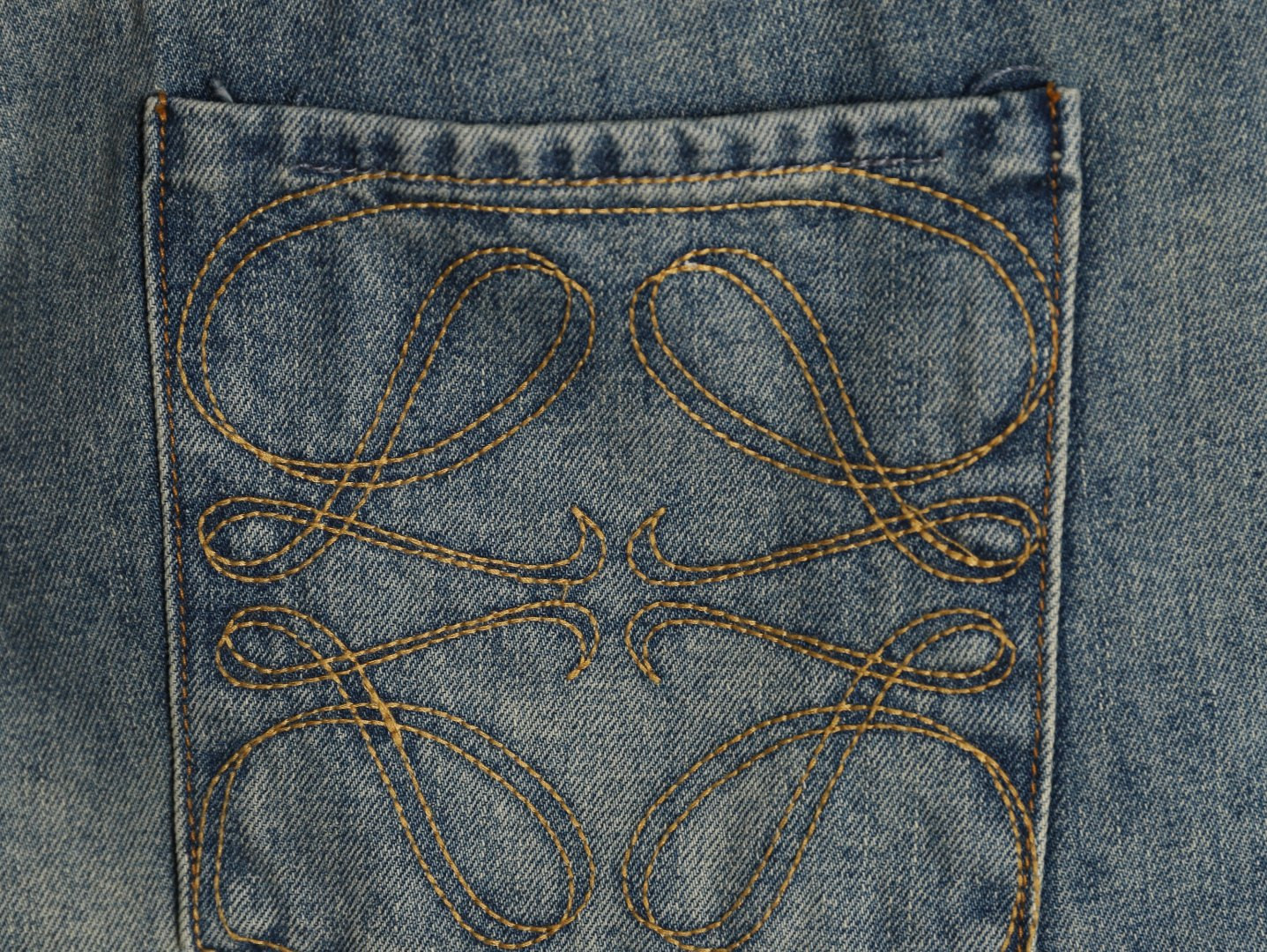 L0ew* Jeans