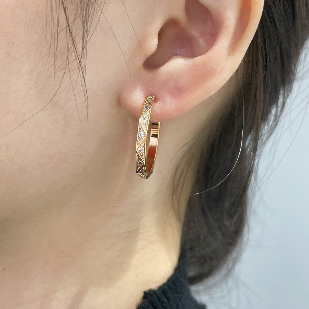 Graff D1am0nd-encrusted Rhombus Earrings
