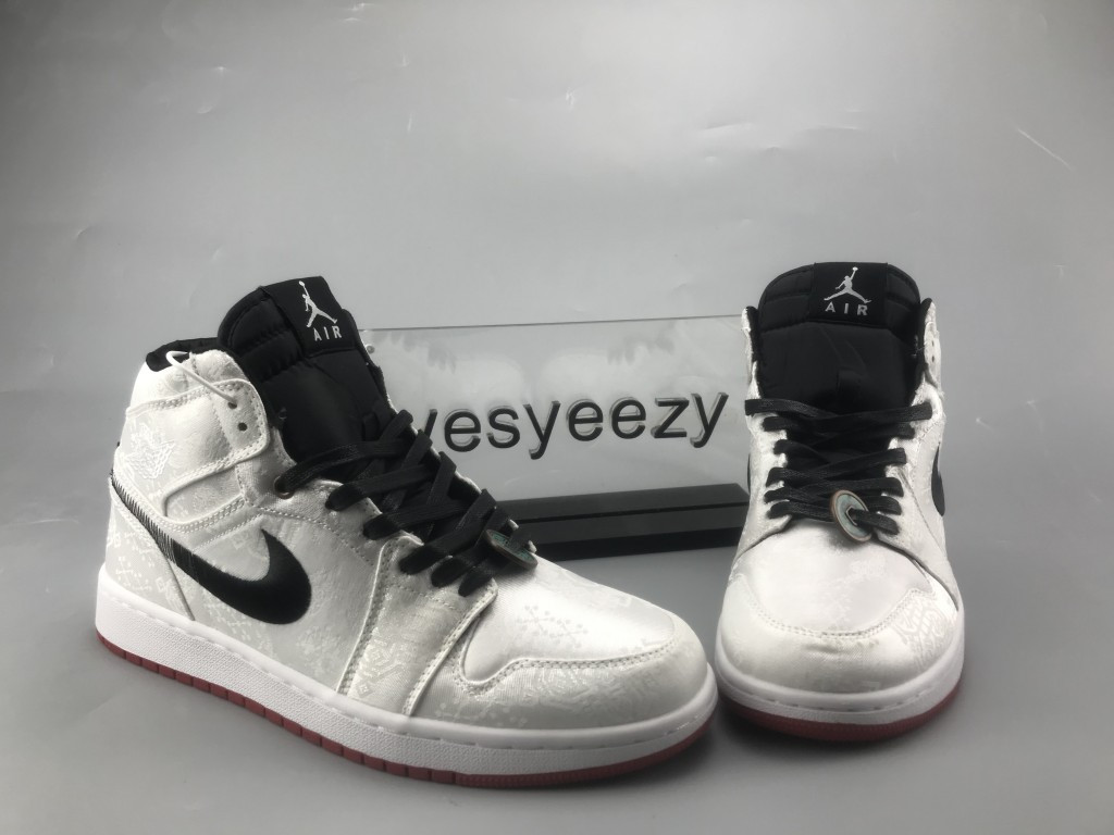 UA  AIR JORDAN 1 MID SE FEARLESS EDISON CHEN CLOT