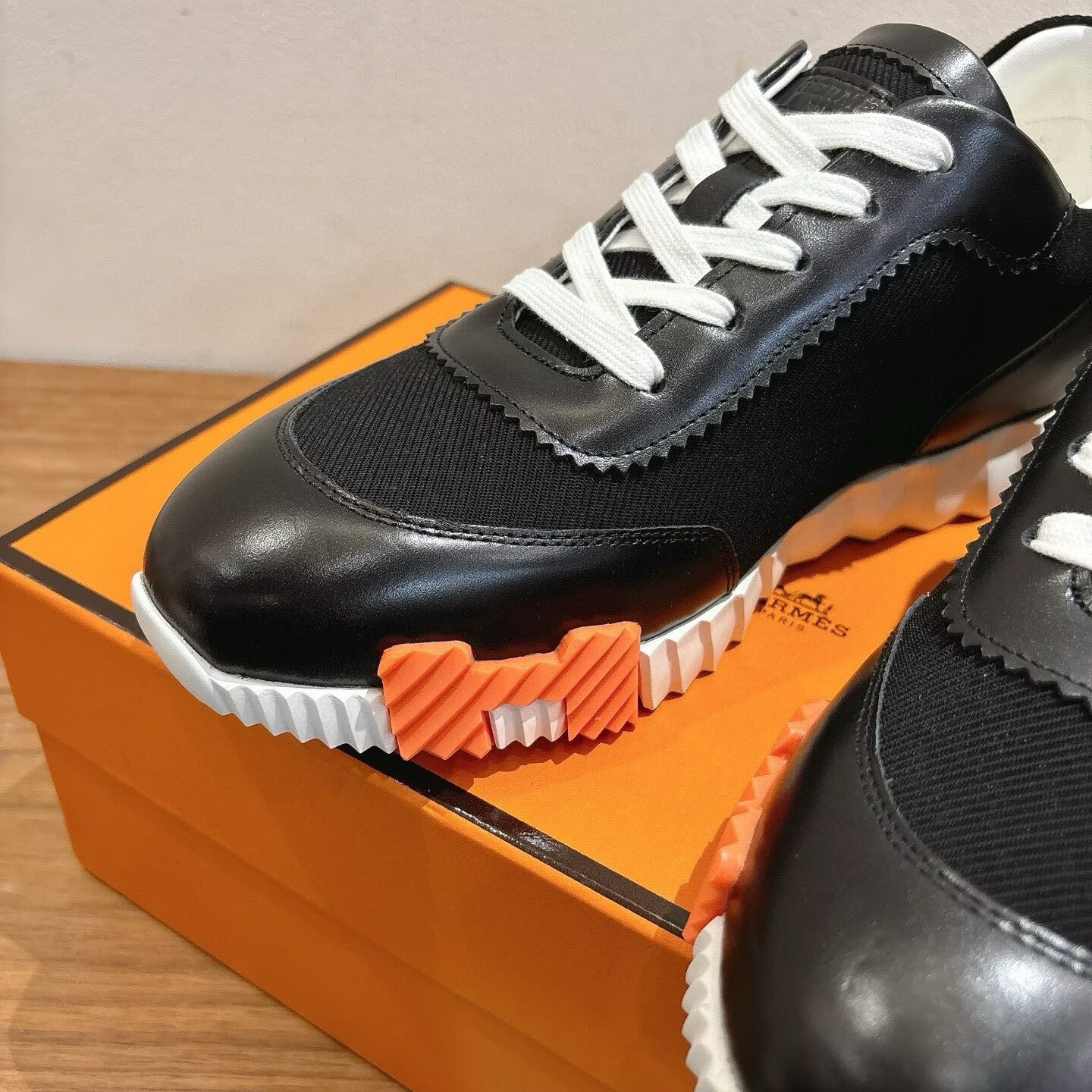 UA H**me5 Bouncing Sneaker