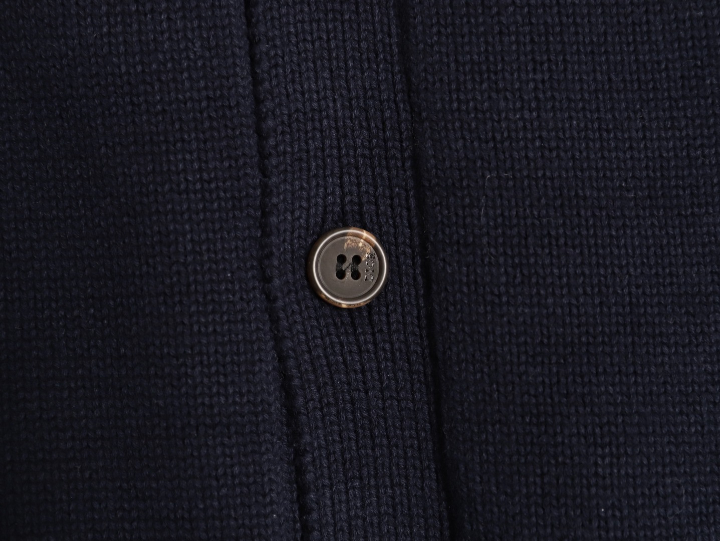 D10r Cardigan Sweaters