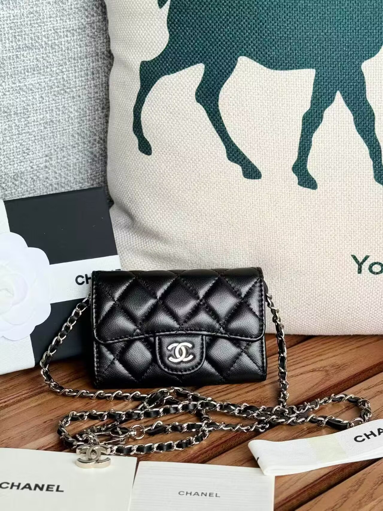 Ch**el Wallet on Chain 11x7.5x2cm