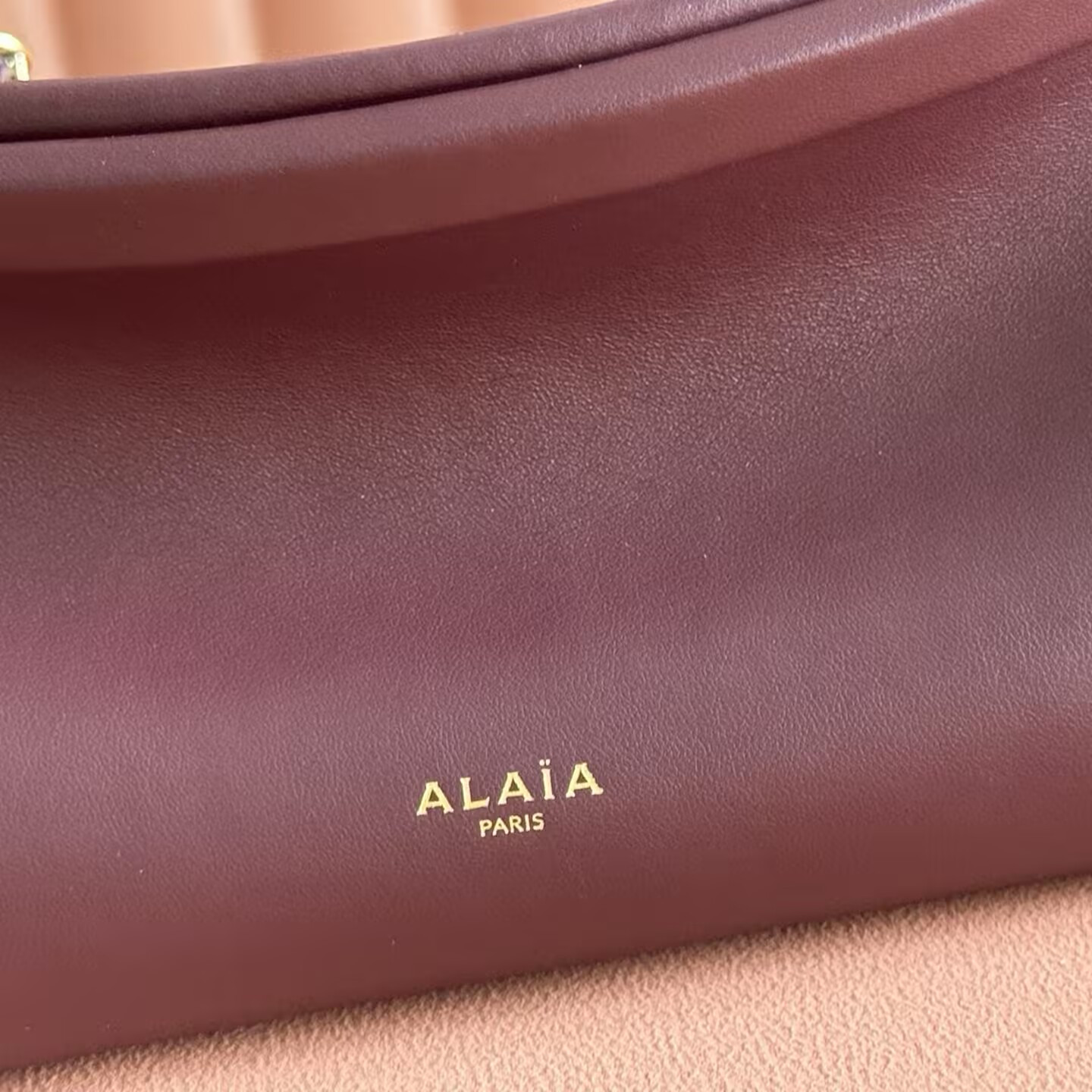 ALAÏA LE CLICK EAST WEST SMALL BAG 25x12.5x7cm