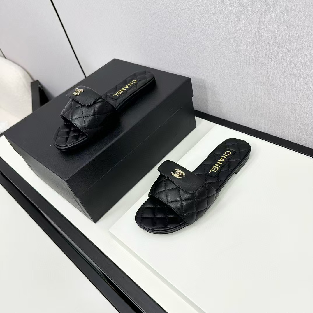 UA Ch**el Slippers