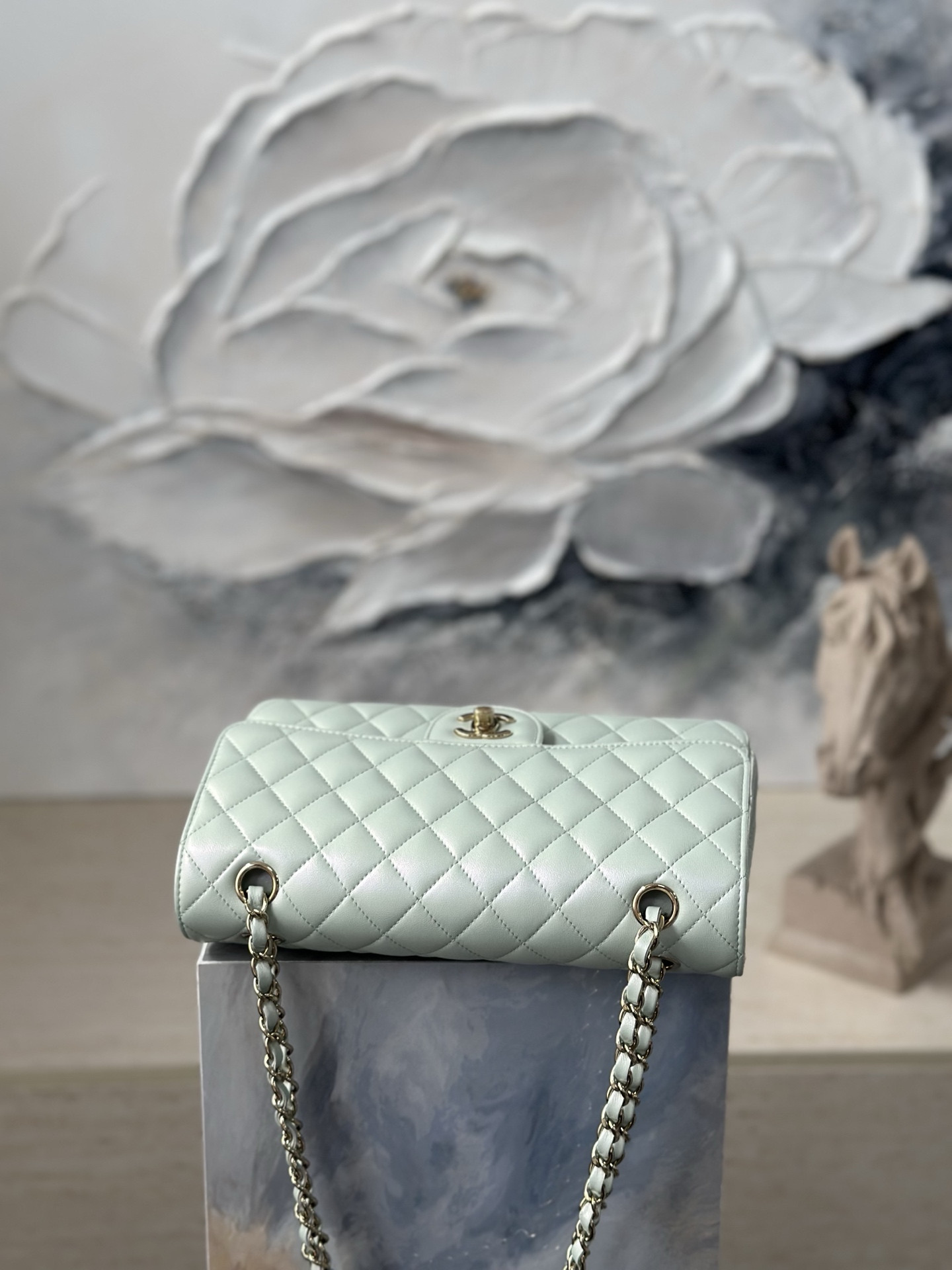 Ch**el Flap Bag Pearlescent AS1112 25.5x15.5x6cm