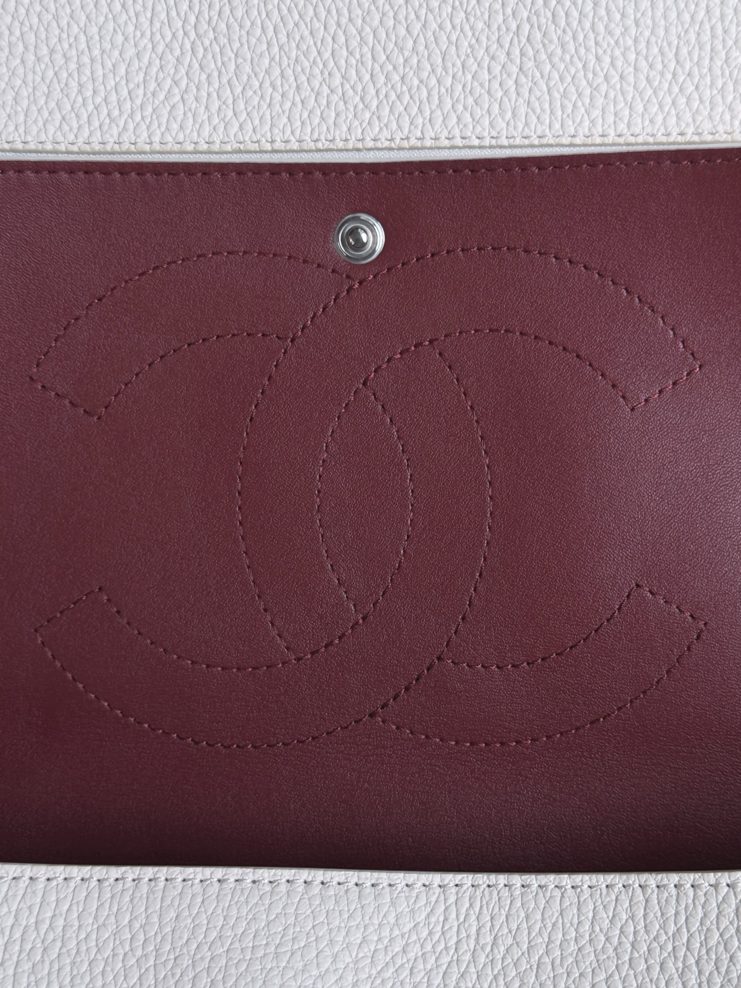 Ch**el Maxi Flap bag in White with Silver-Tone Hardware AS6231 19.5x32x10cm