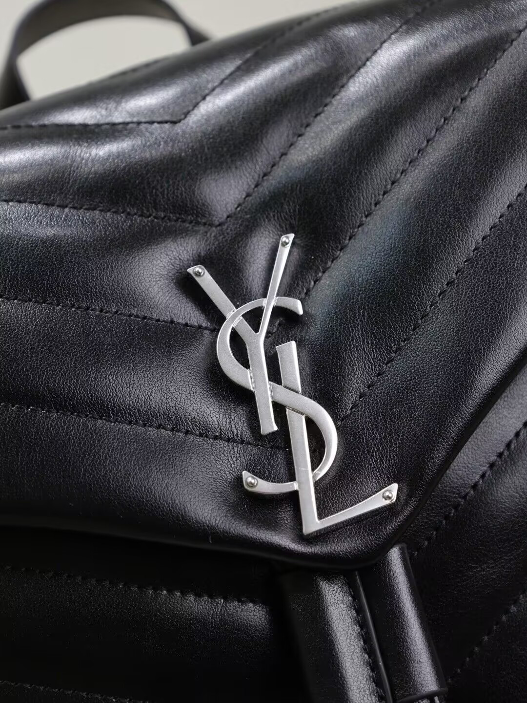 Y51 LOULOU BACKPACK BLACK 26x22x11cm