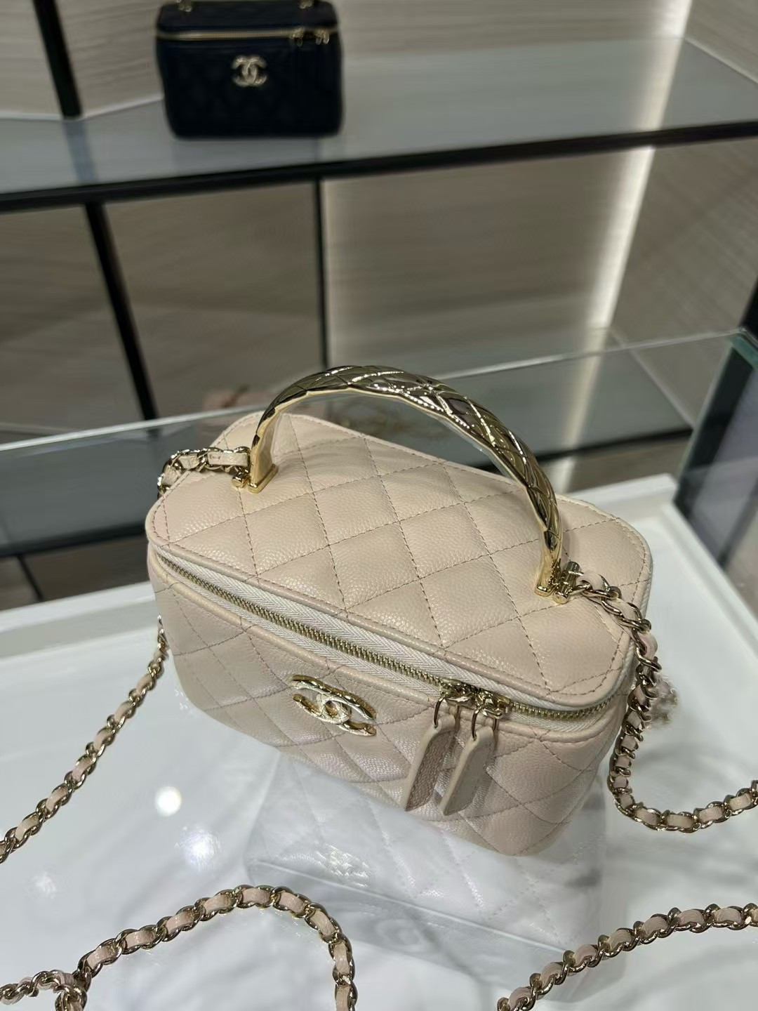 Ch**el Clutch With Chain AP4590 17x9.5x8cm