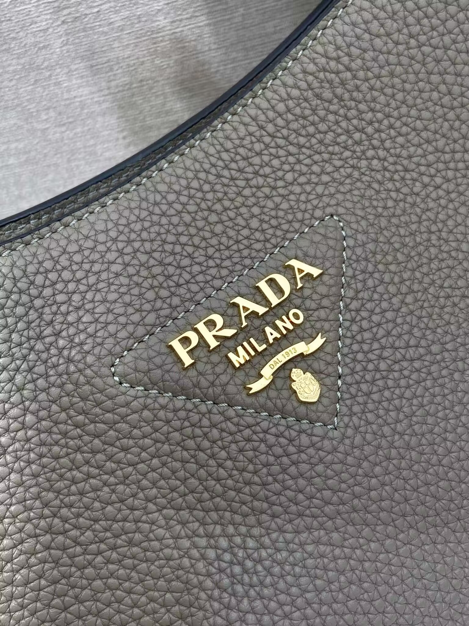 Pra*a Leather Shoulder Bag 30x28x12cm