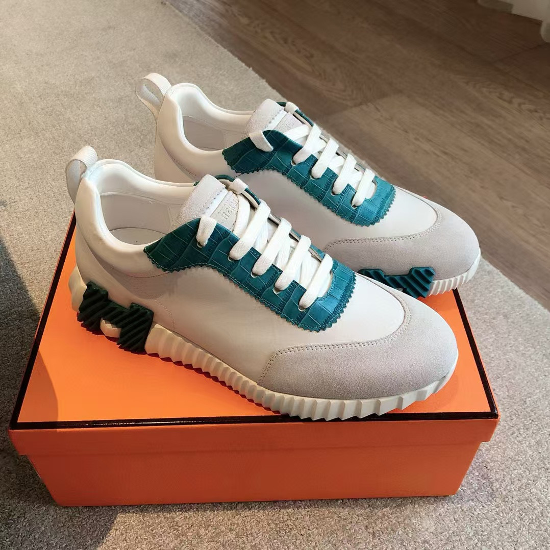 UA H**me5 Bouncing Sneaker