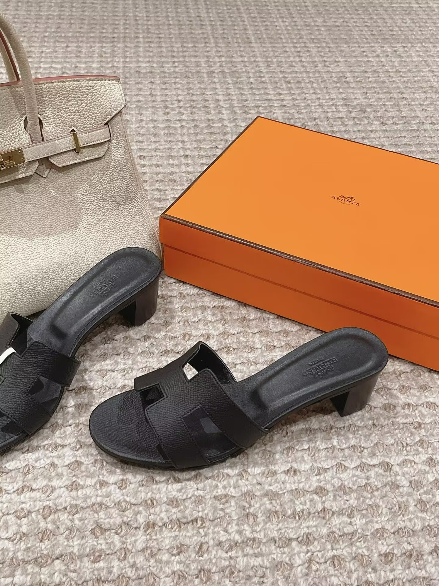 UA H**me5 Oasis sandal