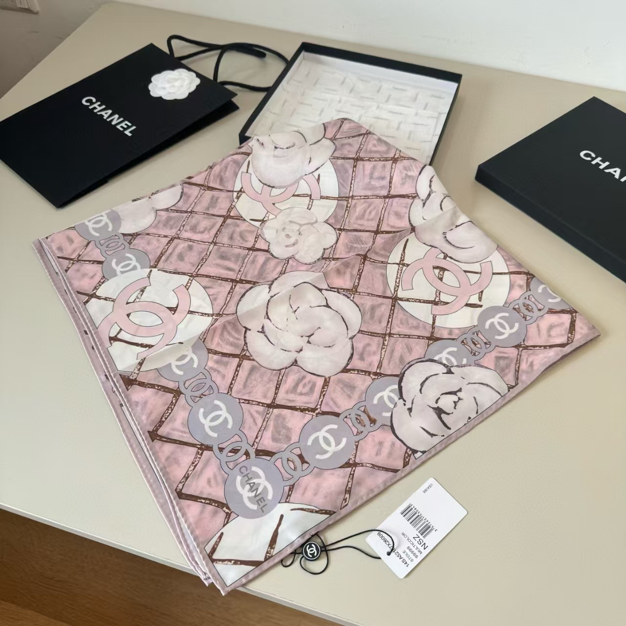 Ch**el Shawl
