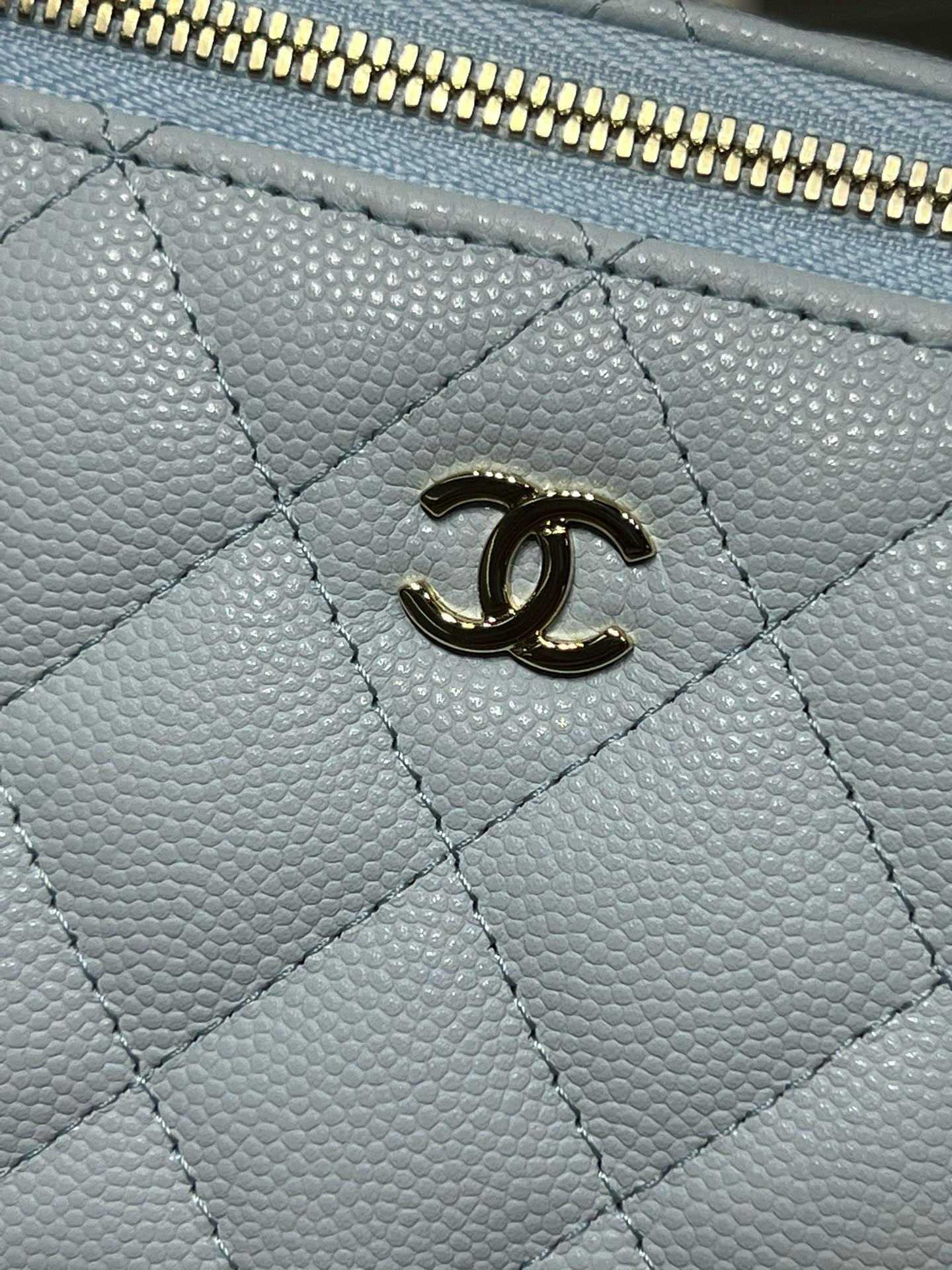 Ch**el Vanity with Chain AP1341 16x8x10cm