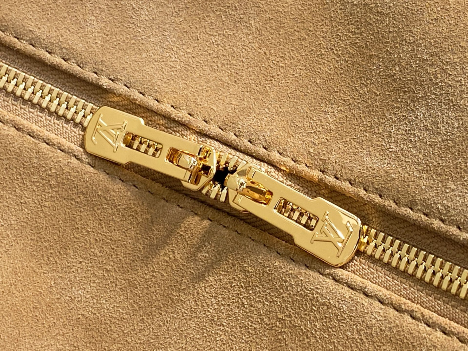 LV Express MM M26358 36x24x18.5cm