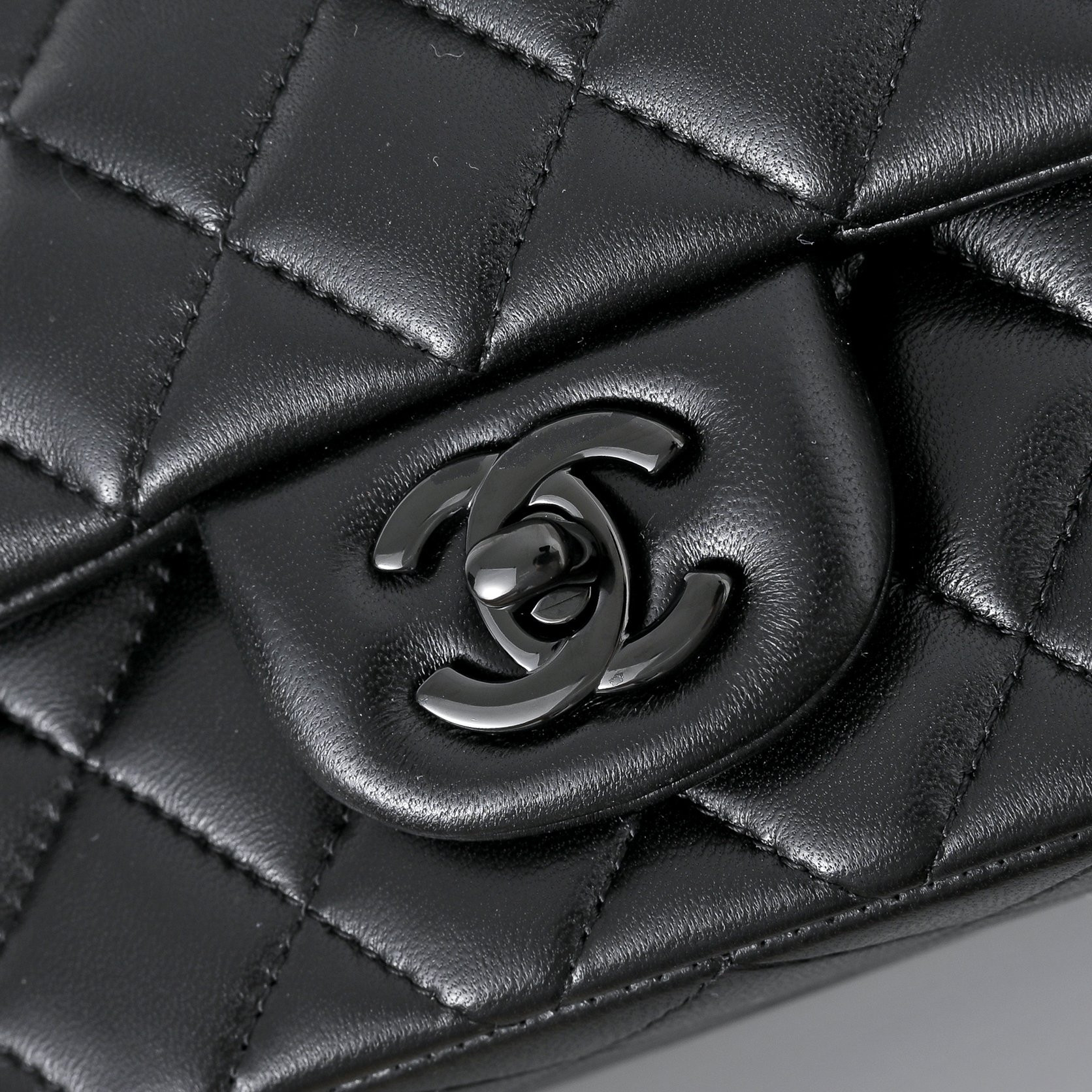 Ch**el Mini Flap Bag A69900 20x12x6cm