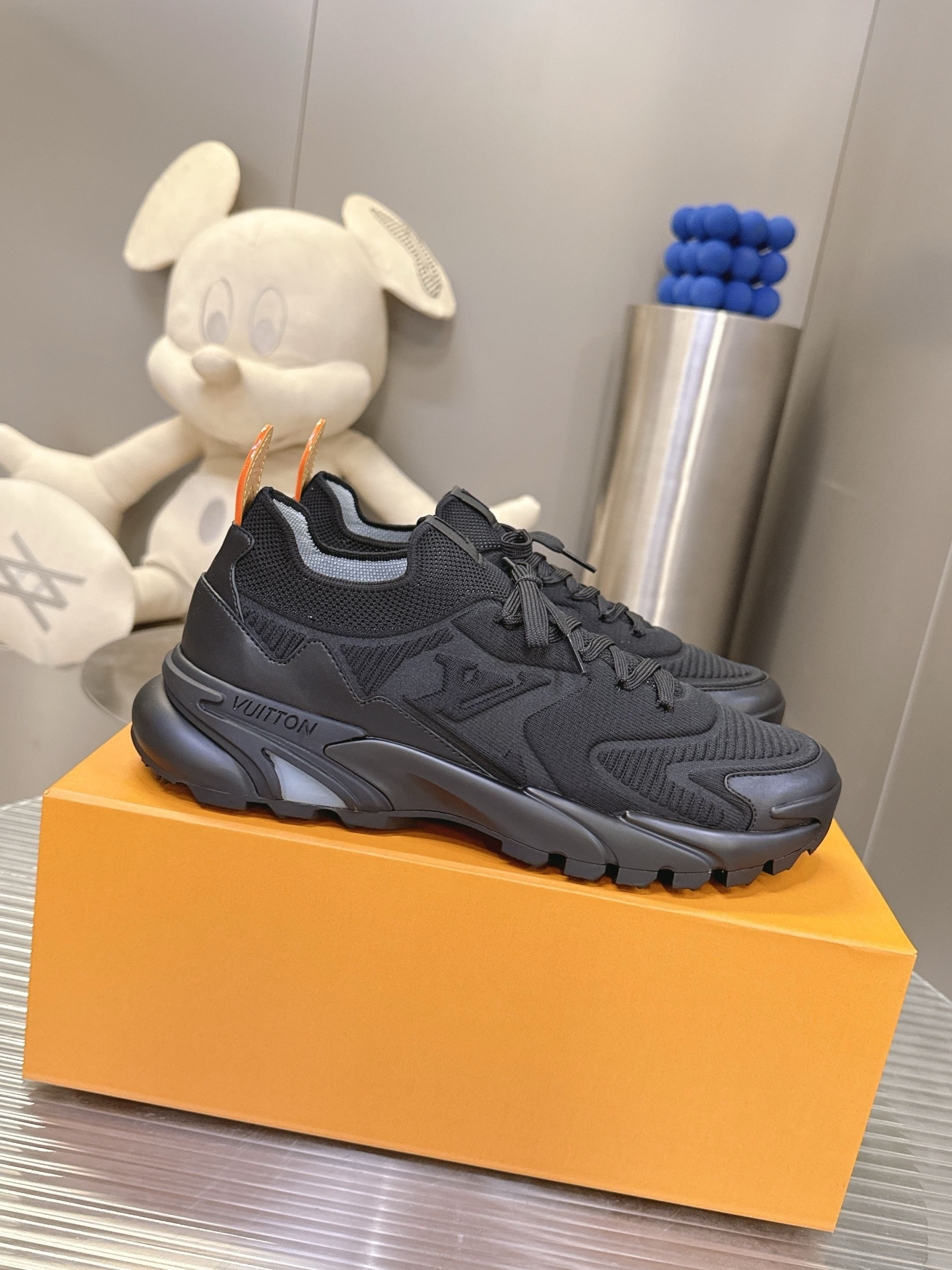 UA LV Sneakers