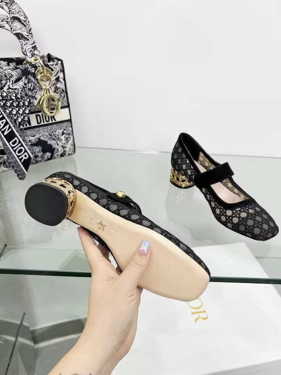 UA D10r Mary Janes