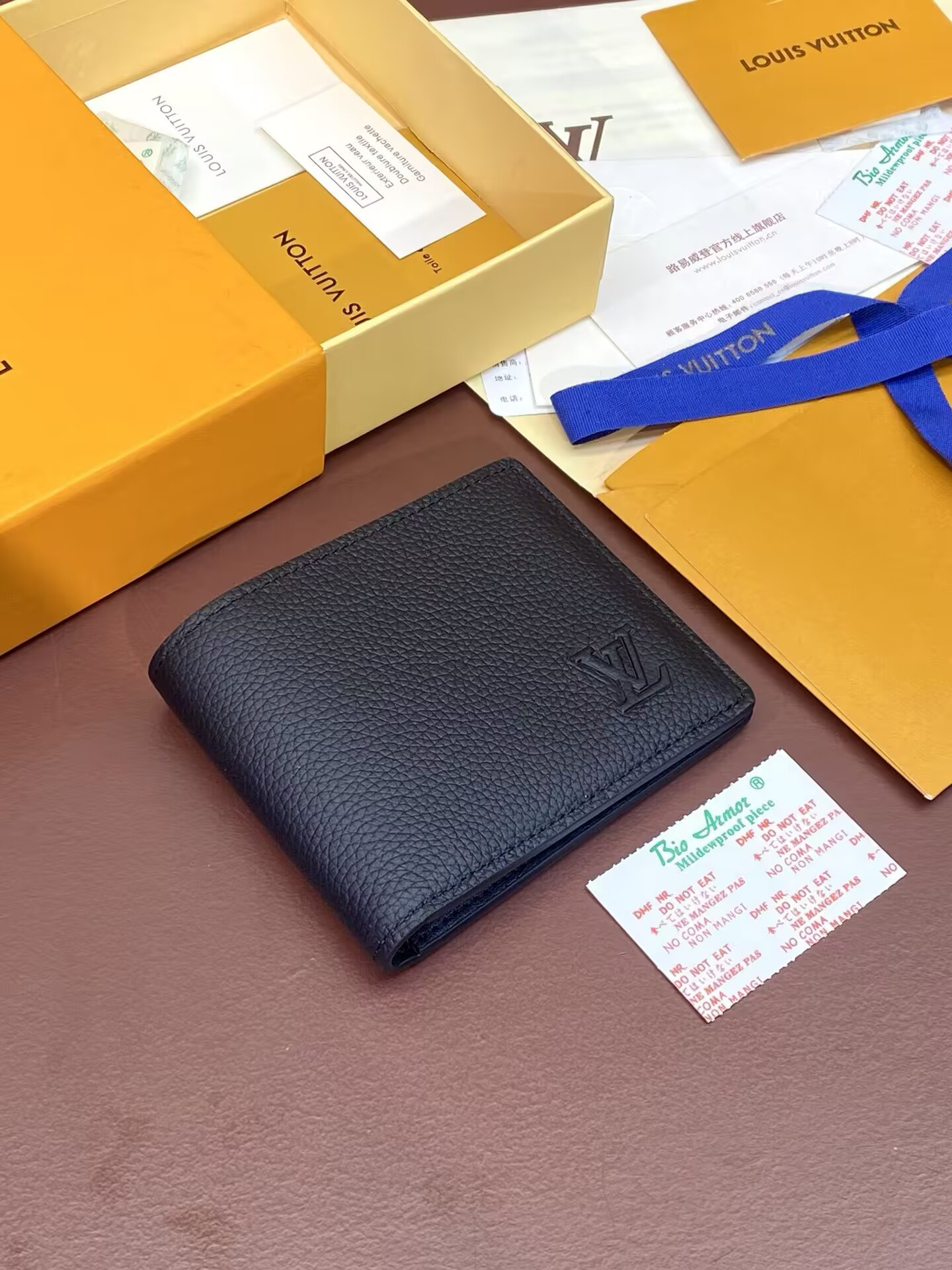 LV Slender Wallet M83128 11x8.5x2cm