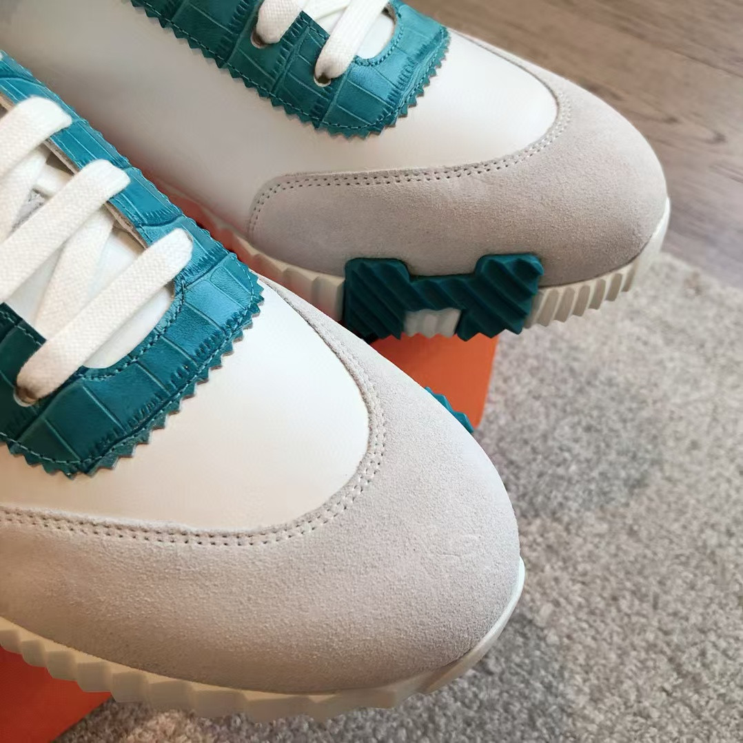 UA H**me5 Bouncing Sneaker