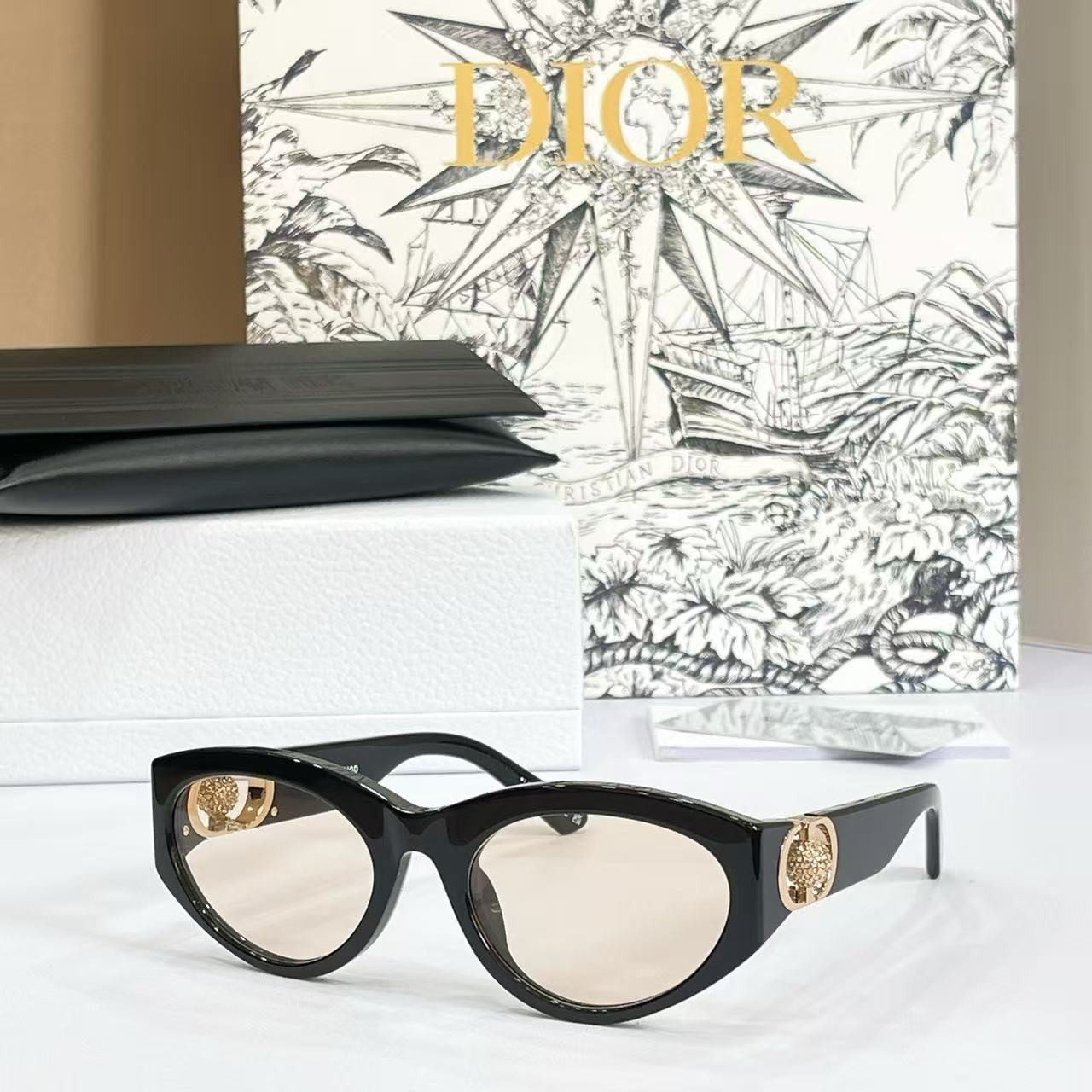 D10r Glasses