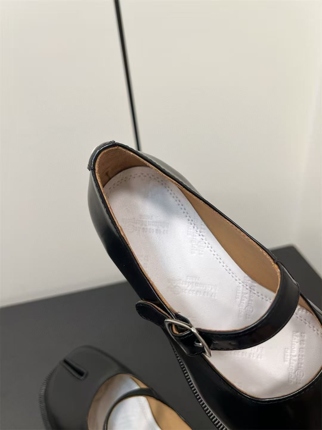 UA Ma1s0n Marg*e1a Mary Jane Shoes